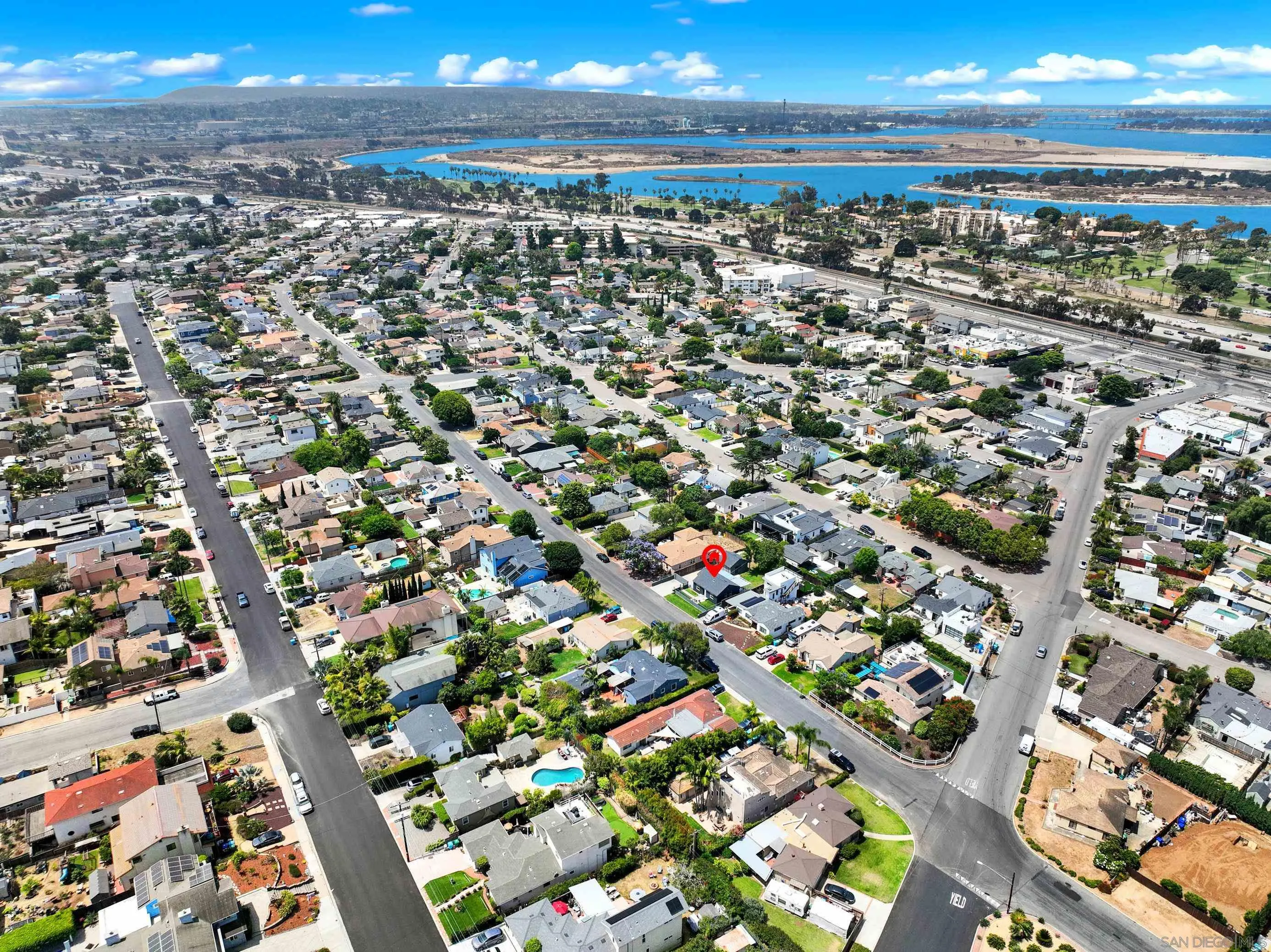 https://cdn.realtyfeed.com/cdn/127/260014414/95031e110d8a11da075634104e4c7ec4.webp