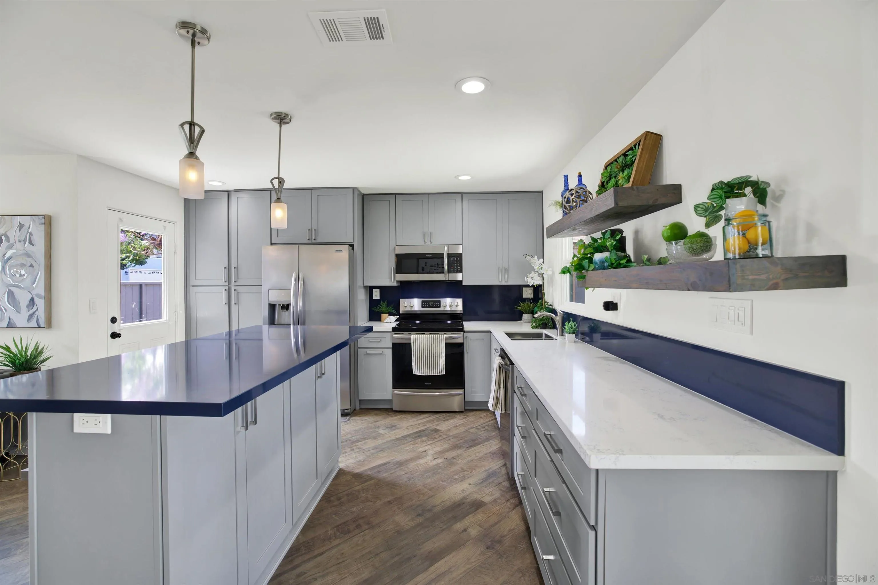 https://cdn.realtyfeed.com/cdn/127/260014414/a46597ae7a7fa924400fcfbfde0c7fa8.webp