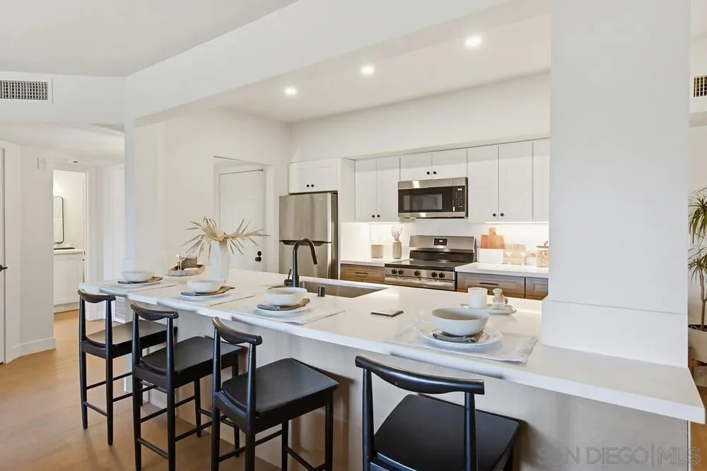https://cdn.realtyfeed.com/cdn/127/260014416/f30d2d4cc7a928322c3409f88c483181.webp