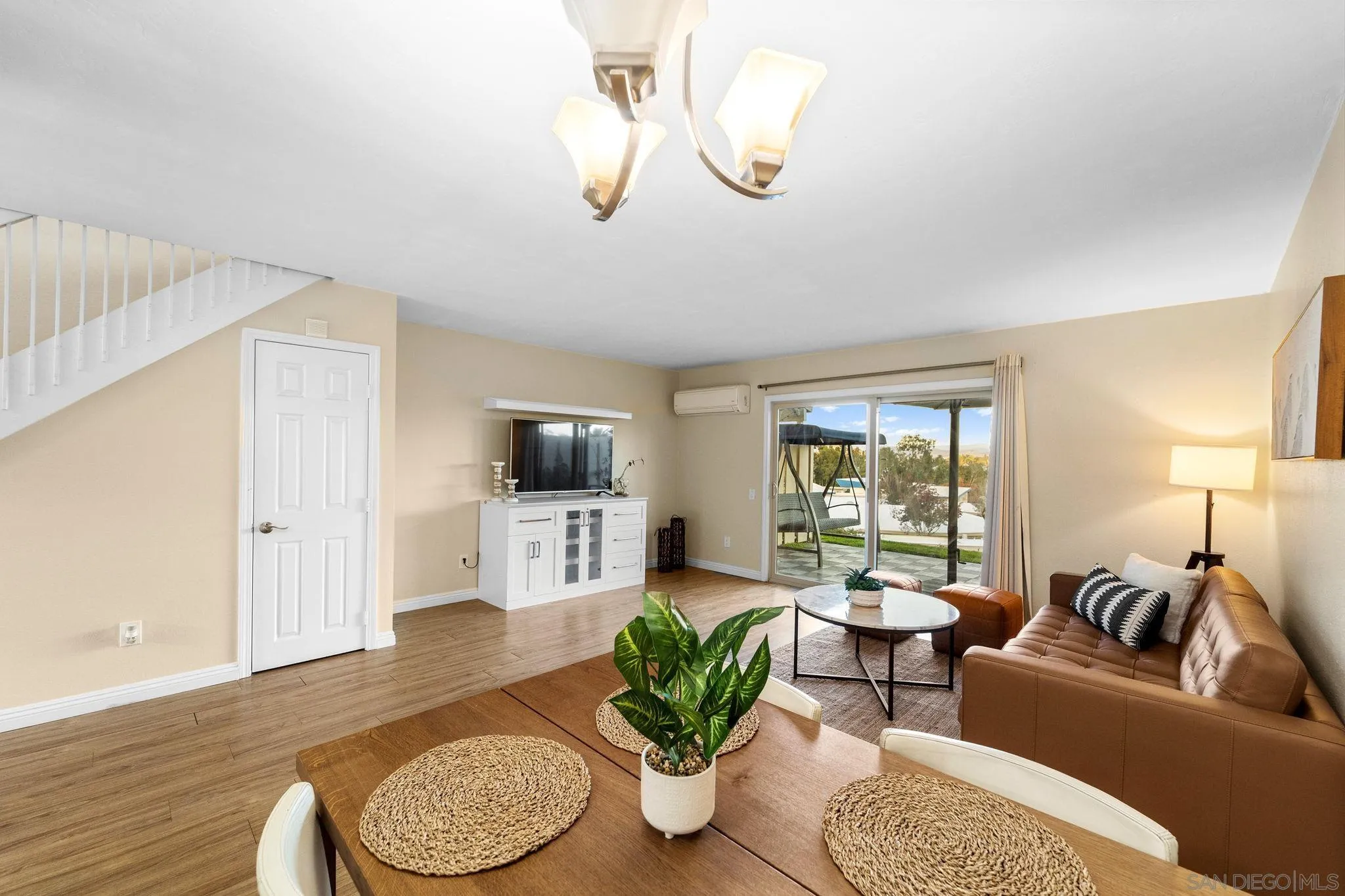Photo #2: 260014420 Listing: Photo #2