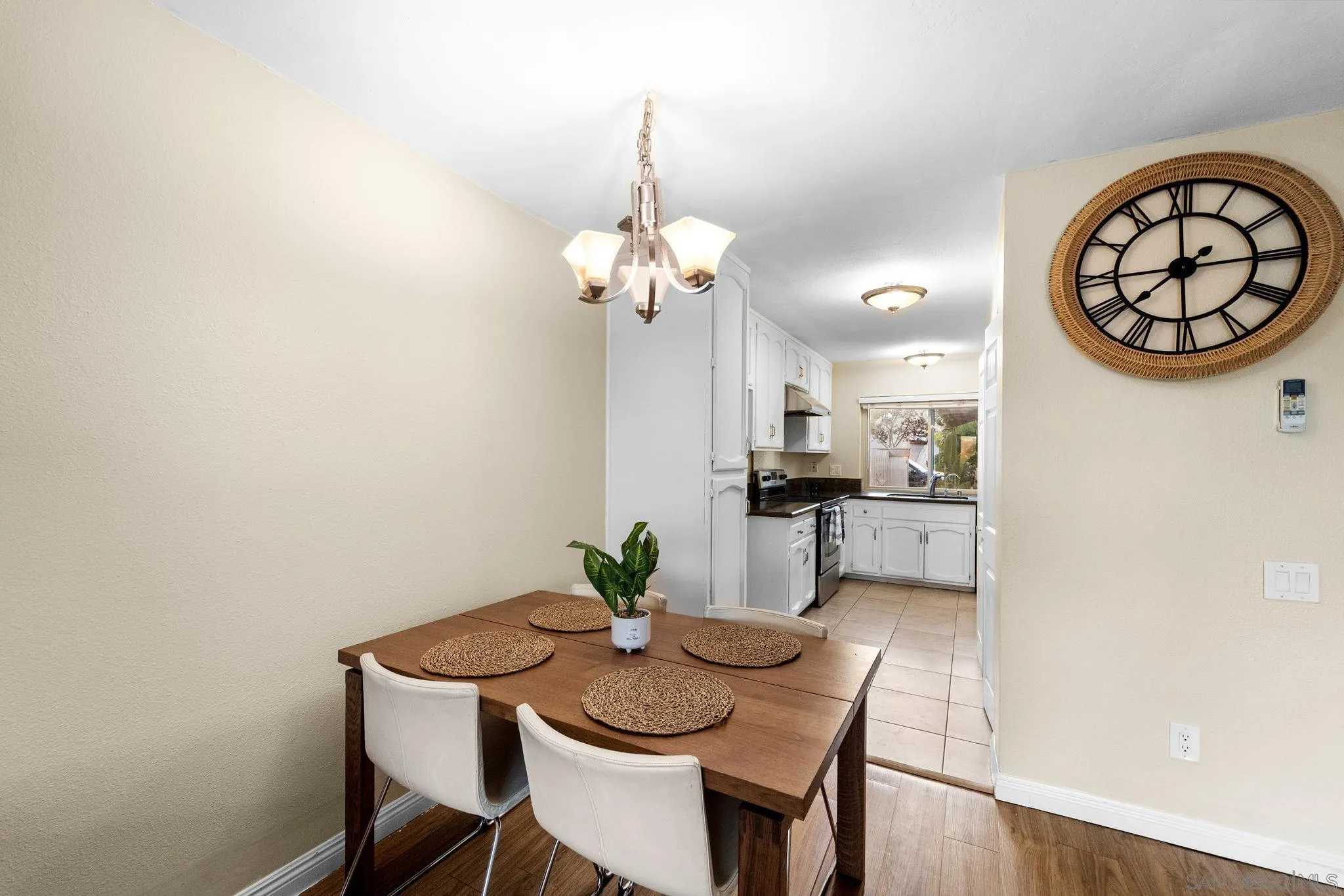 Photo #5: 260014420 Listing: Photo #5