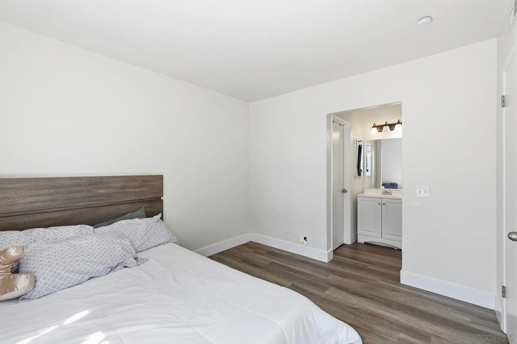 https://cdn.realtyfeed.com/cdn/127/260014422/2e70e99706dbcc68c1ca2daaab7c3b00.webp