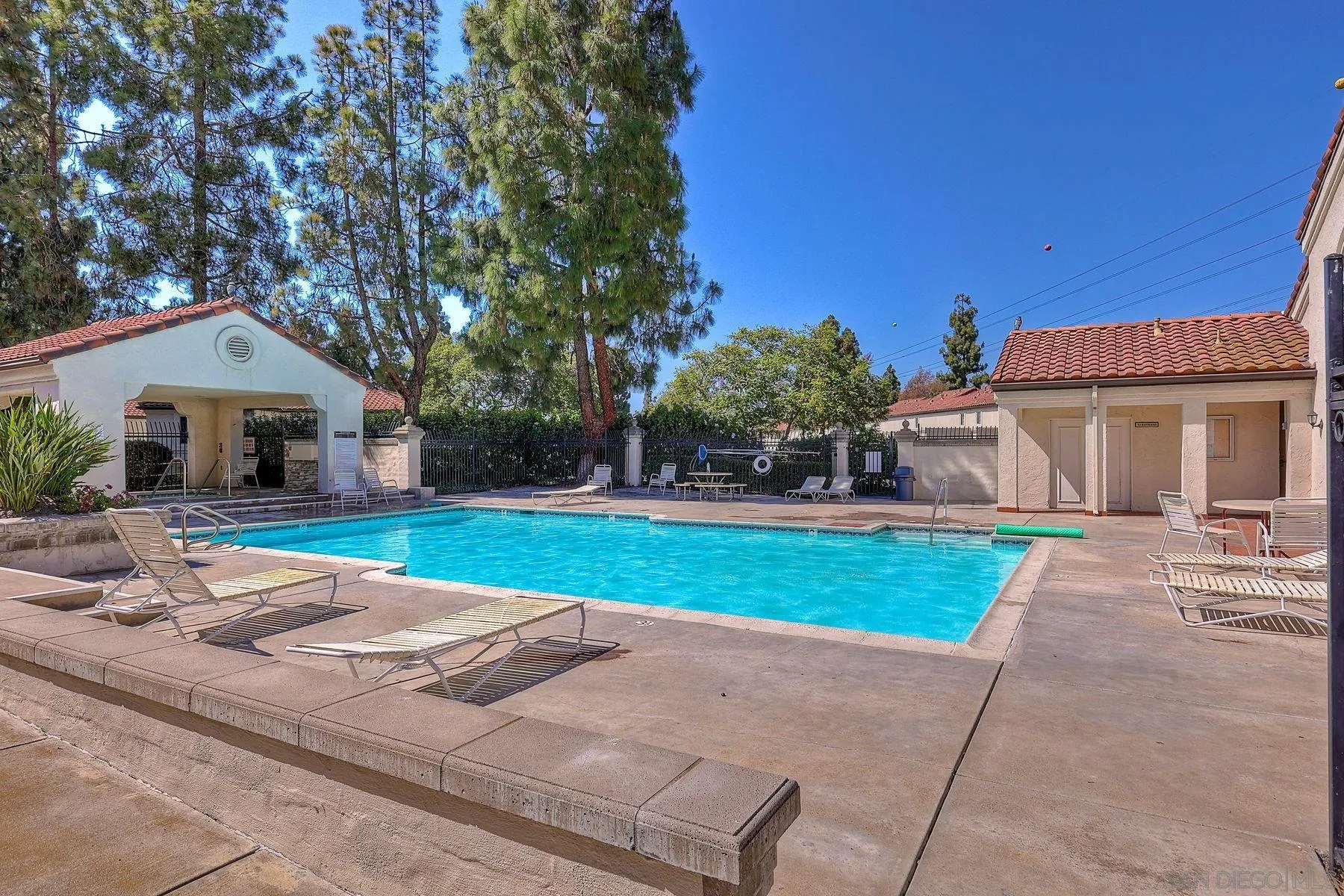 https://cdn.realtyfeed.com/cdn/127/260014422/713ab287b6d9026ab4dfe3188fc470ff.webp