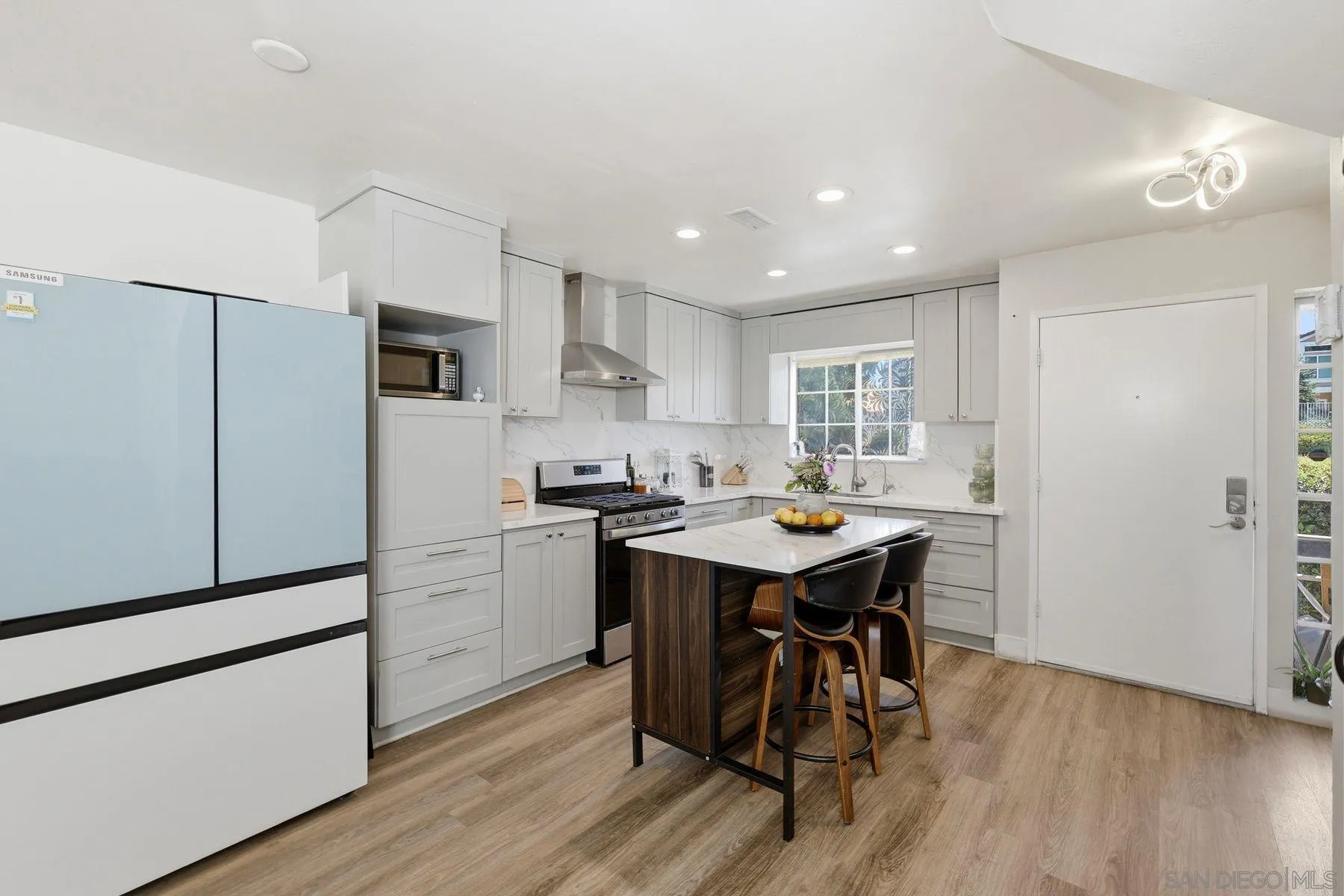 https://cdn.realtyfeed.com/cdn/127/260014422/91e30946964dee32de66a73a1c8ddcf2.webp