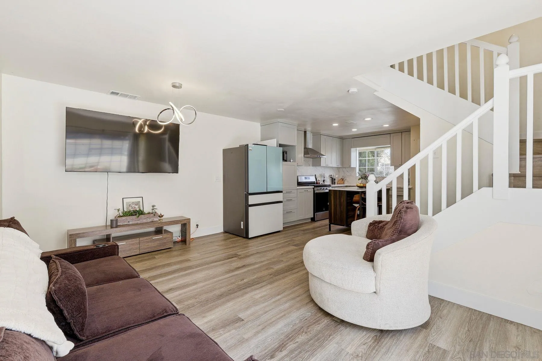 https://cdn.realtyfeed.com/cdn/127/260014422/ca37ff977dbae7e9fd739b7898ed0627.webp