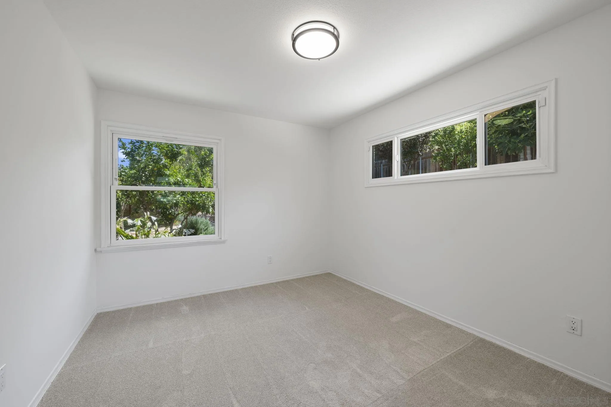 https://cdn.realtyfeed.com/cdn/127/260014424/19b0e9e38f8d0e4d86ff78f4ccc48b1c.webp