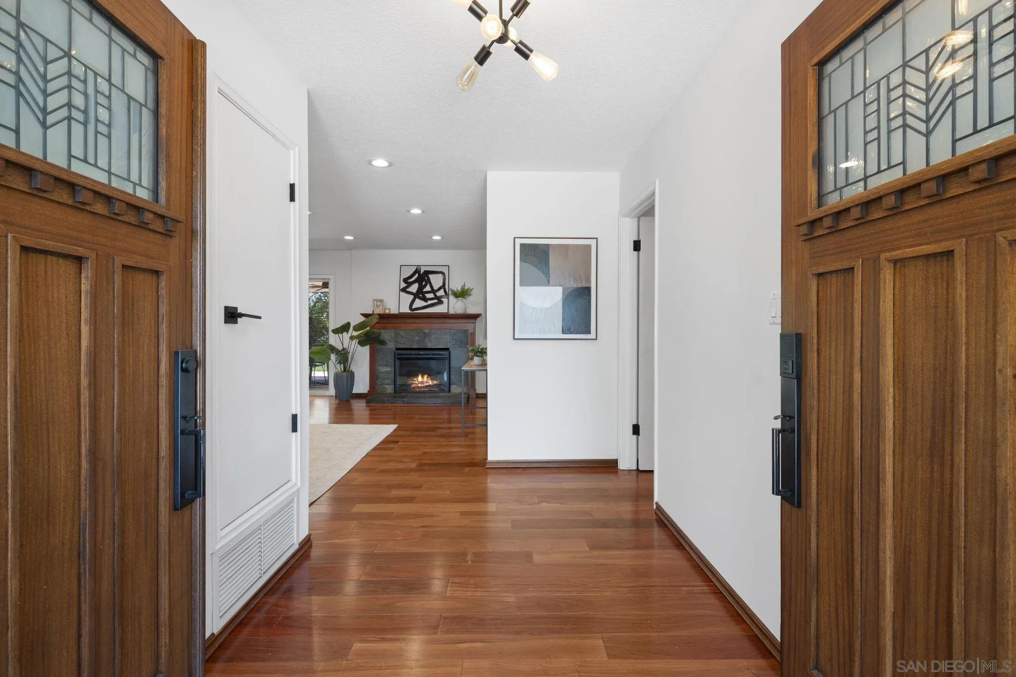 https://cdn.realtyfeed.com/cdn/127/260014424/bafc2fab81a4926b2c2554d2edf9a32f.webp