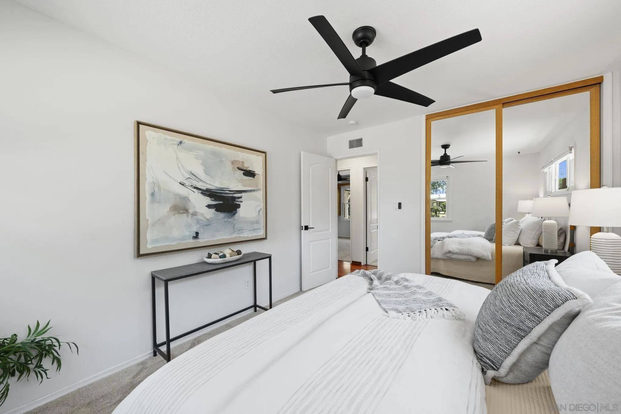 https://cdn.realtyfeed.com/cdn/127/260014424/c4d9c2da4450103811d0909d4029392a.webp