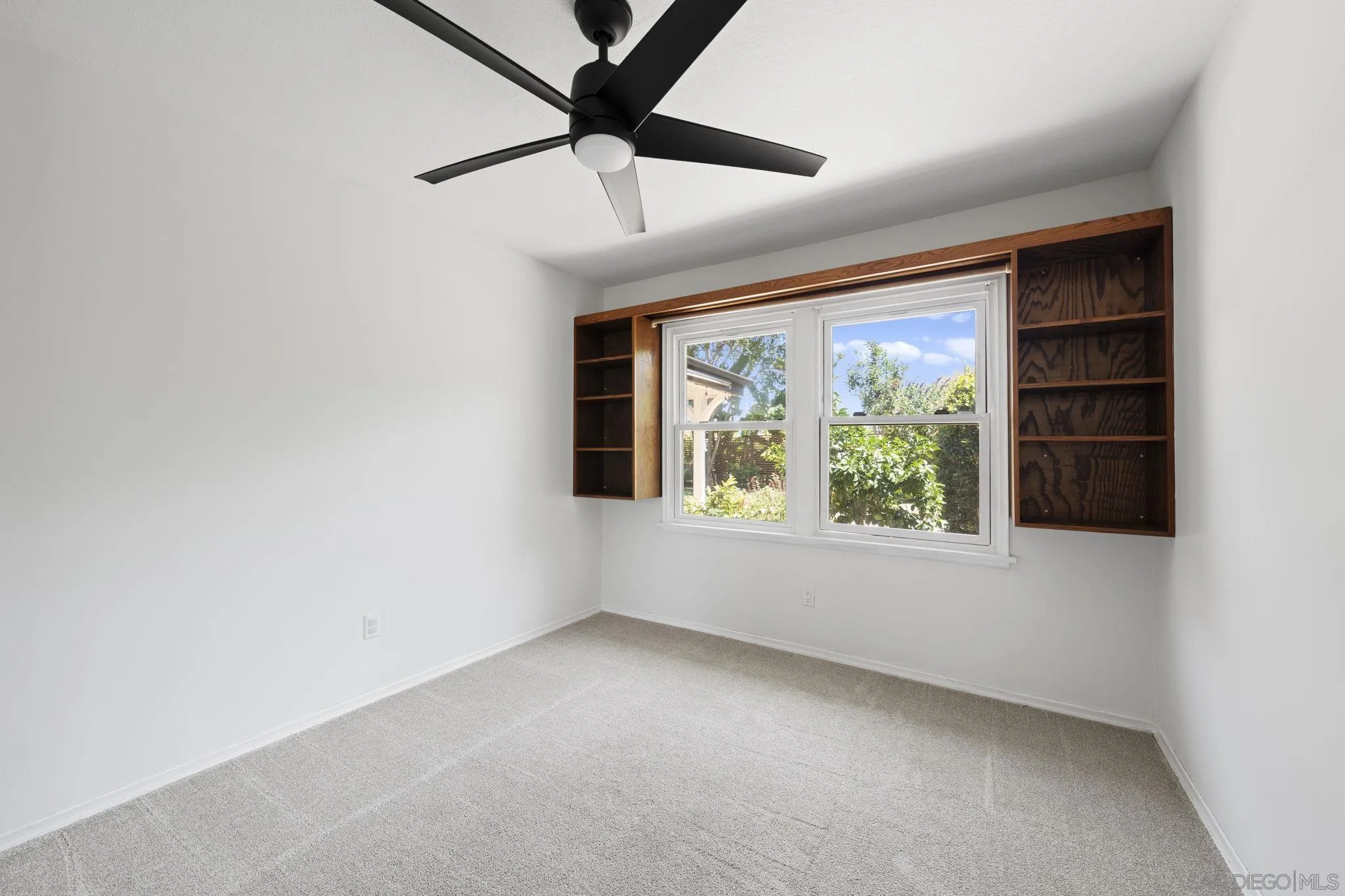 https://cdn.realtyfeed.com/cdn/127/260014424/dd439bbc1b2a211256d4ac0c9048fe82.webp