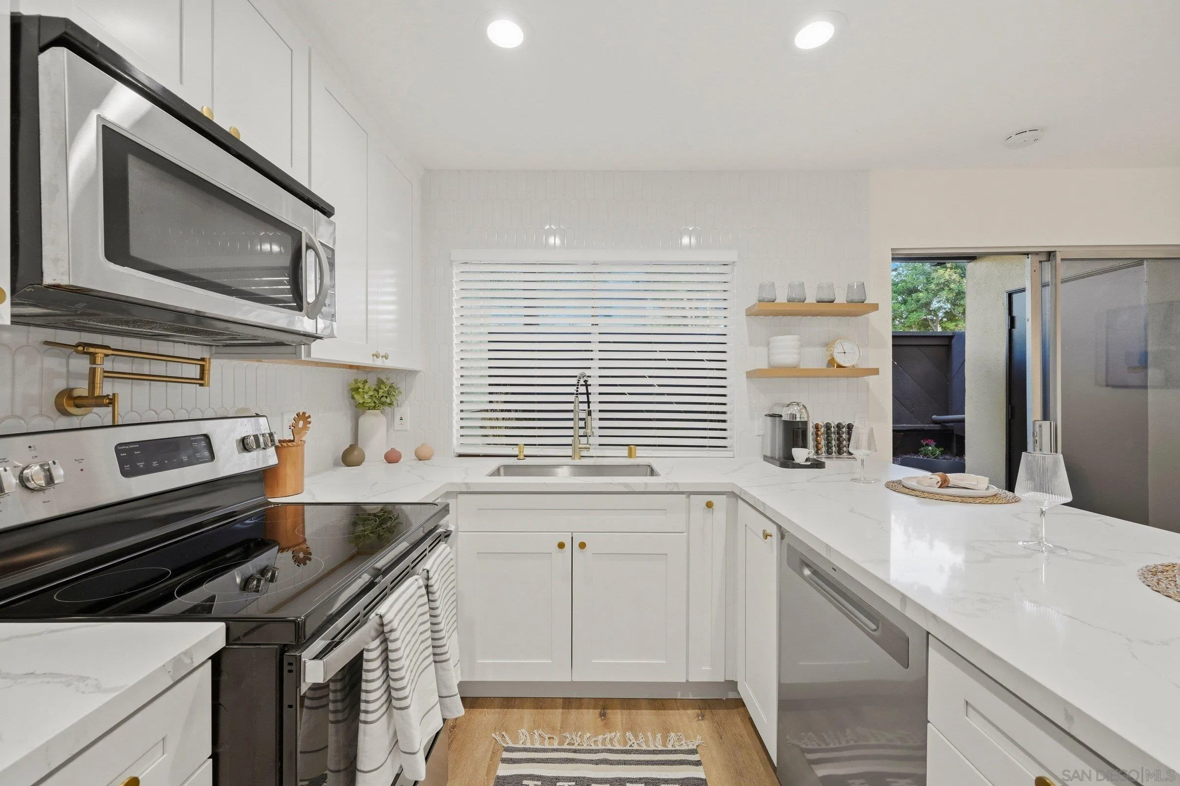 Photo #8: 260014425 Listing: Photo #8