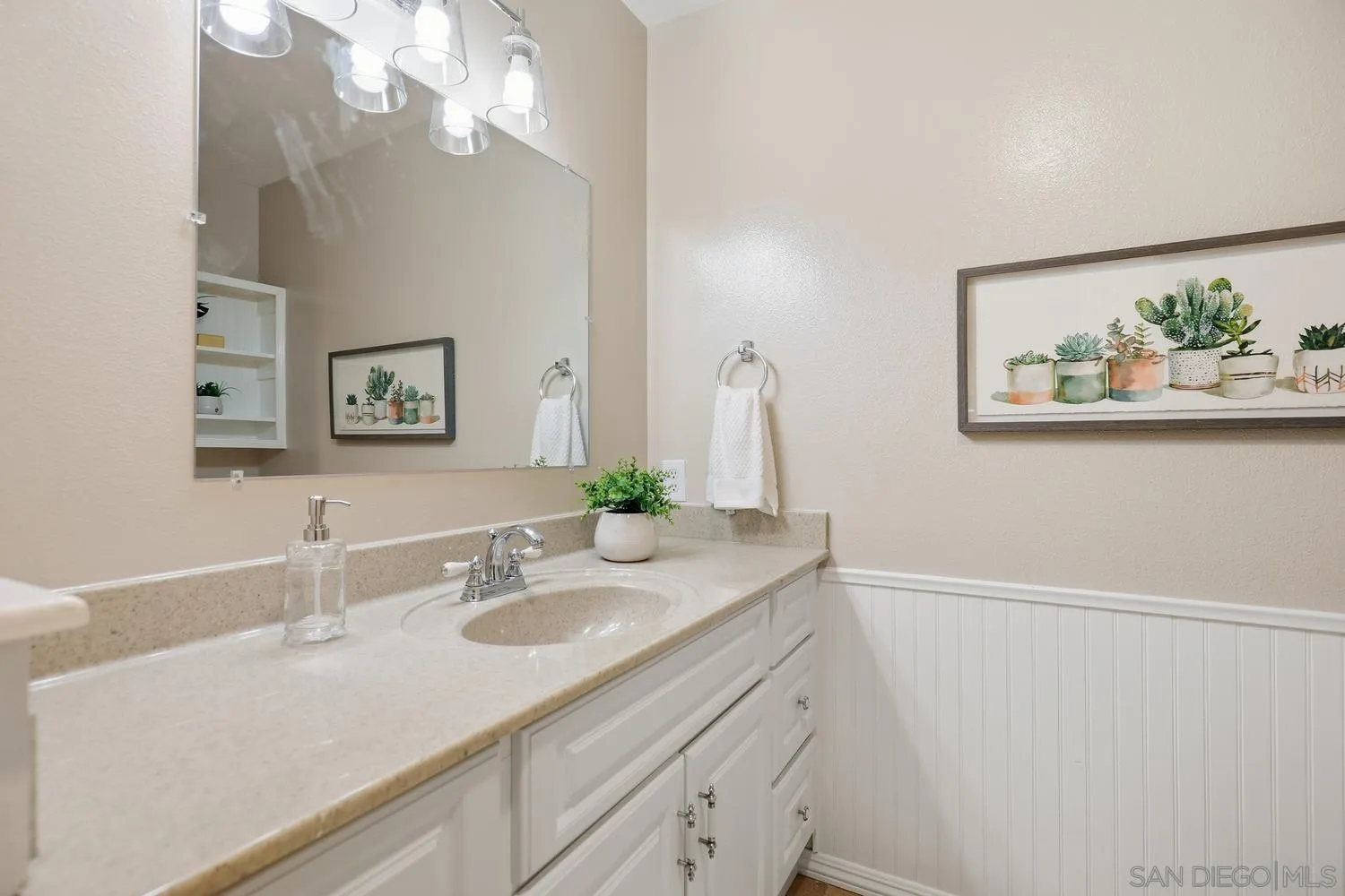 https://cdn.realtyfeed.com/cdn/127/260014429/088c109f180a7113cc3c0d606bf5abc8.webp