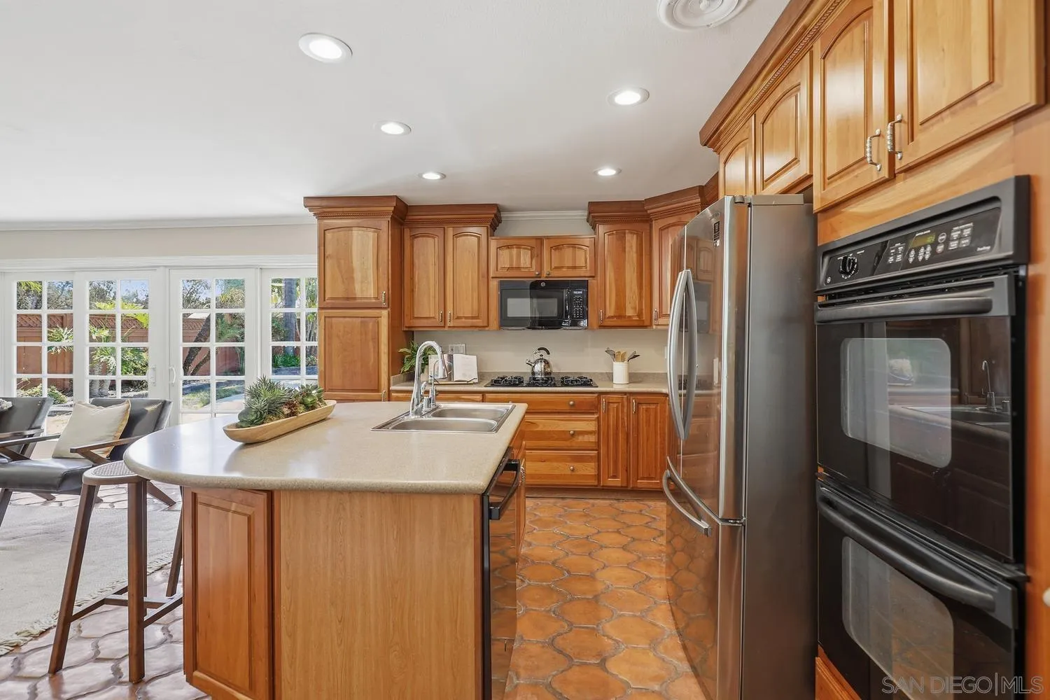 https://cdn.realtyfeed.com/cdn/127/260014429/1f205f88e4994b1d141cd8878cbde89c.webp