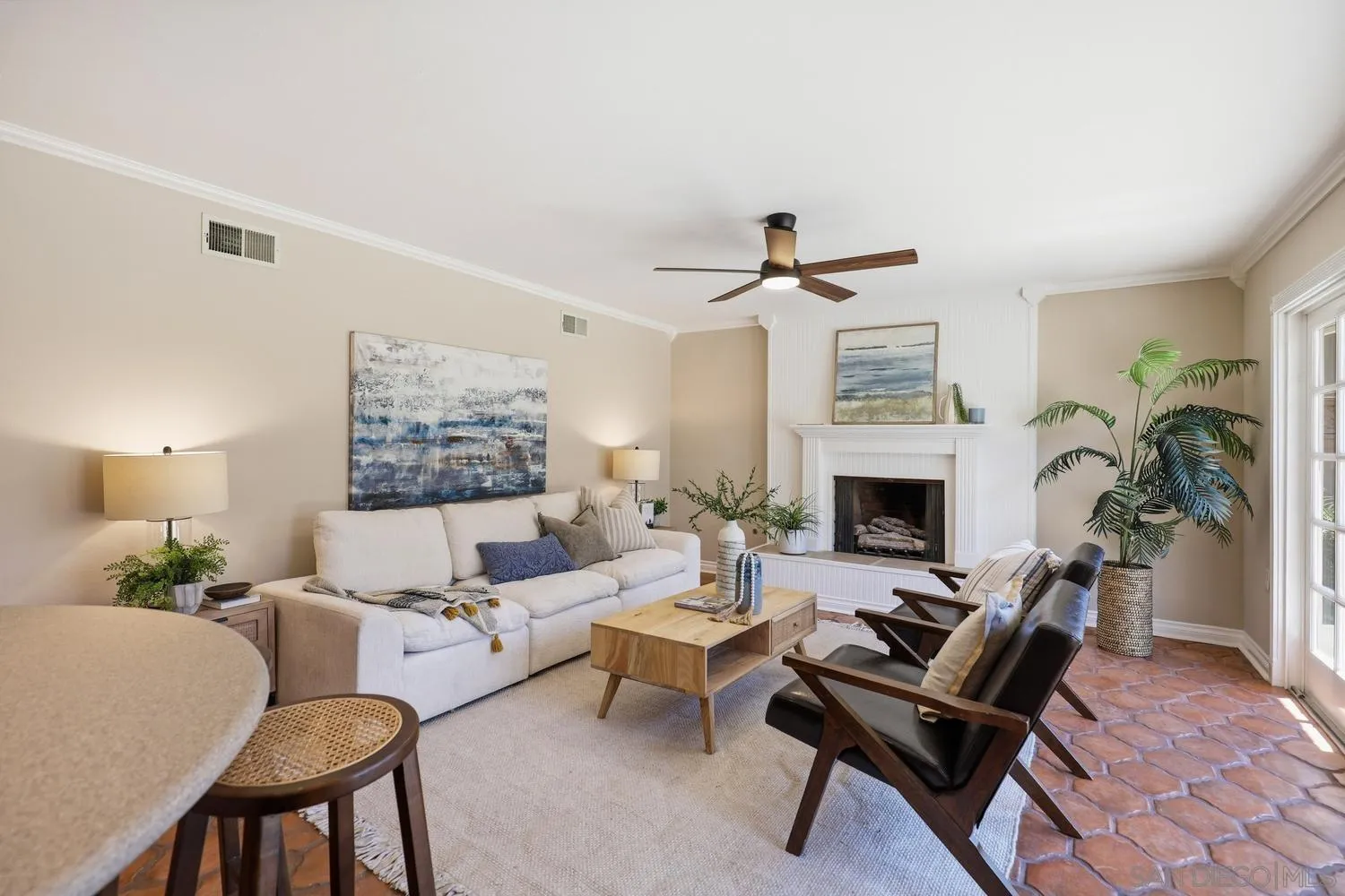 https://cdn.realtyfeed.com/cdn/127/260014429/37e2c03c4ac1b223d246317861b969ed.webp