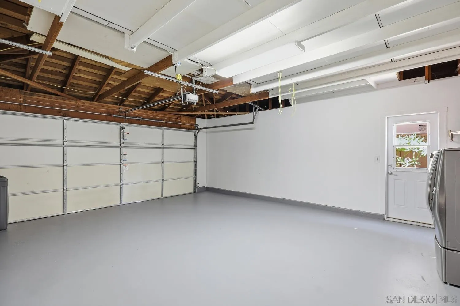 https://cdn.realtyfeed.com/cdn/127/260014429/3e5415bc4651f044eaf9be66edf86325.webp