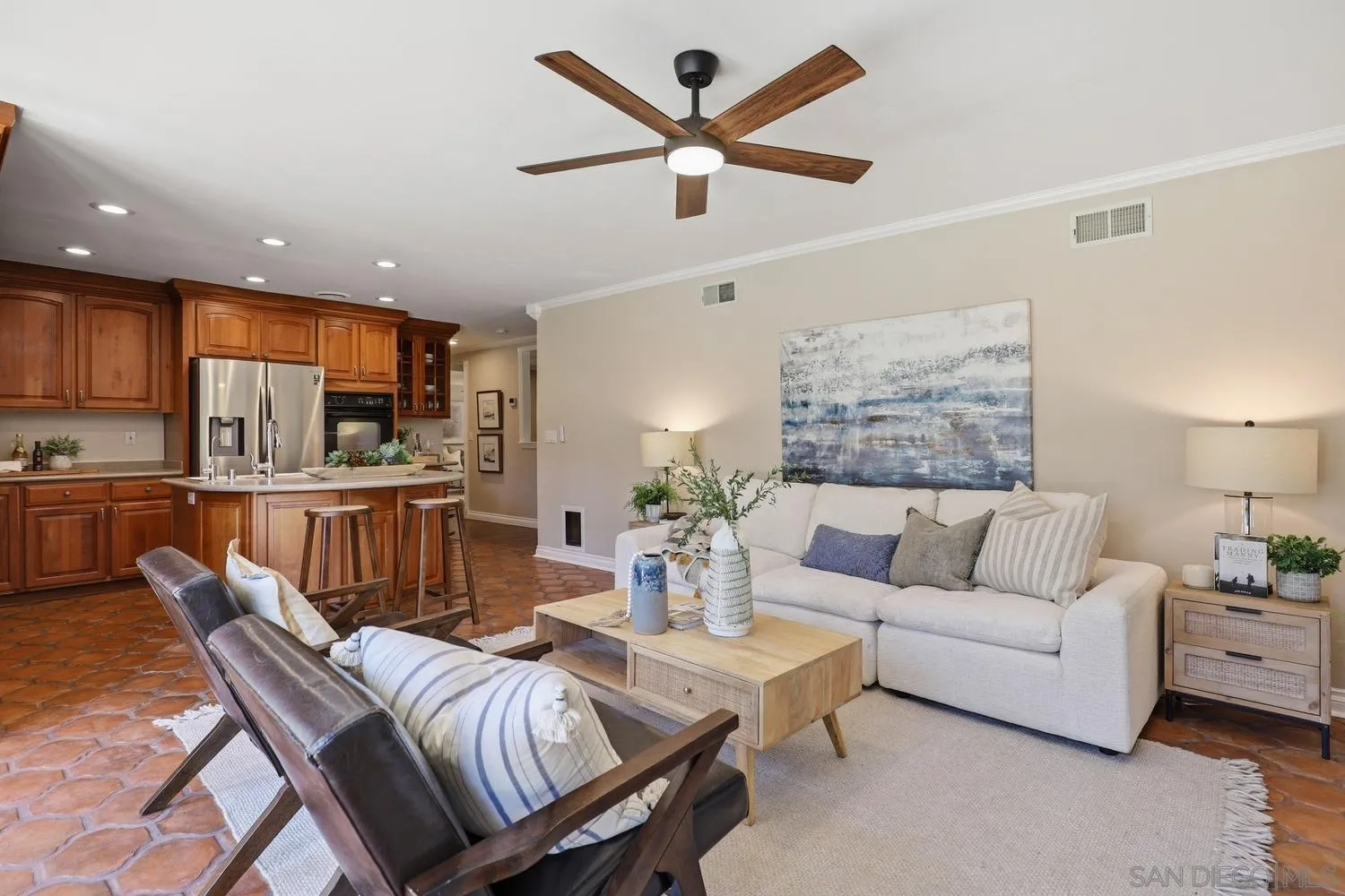 https://cdn.realtyfeed.com/cdn/127/260014429/64244762fefaf45c3386c4052876cebe.webp