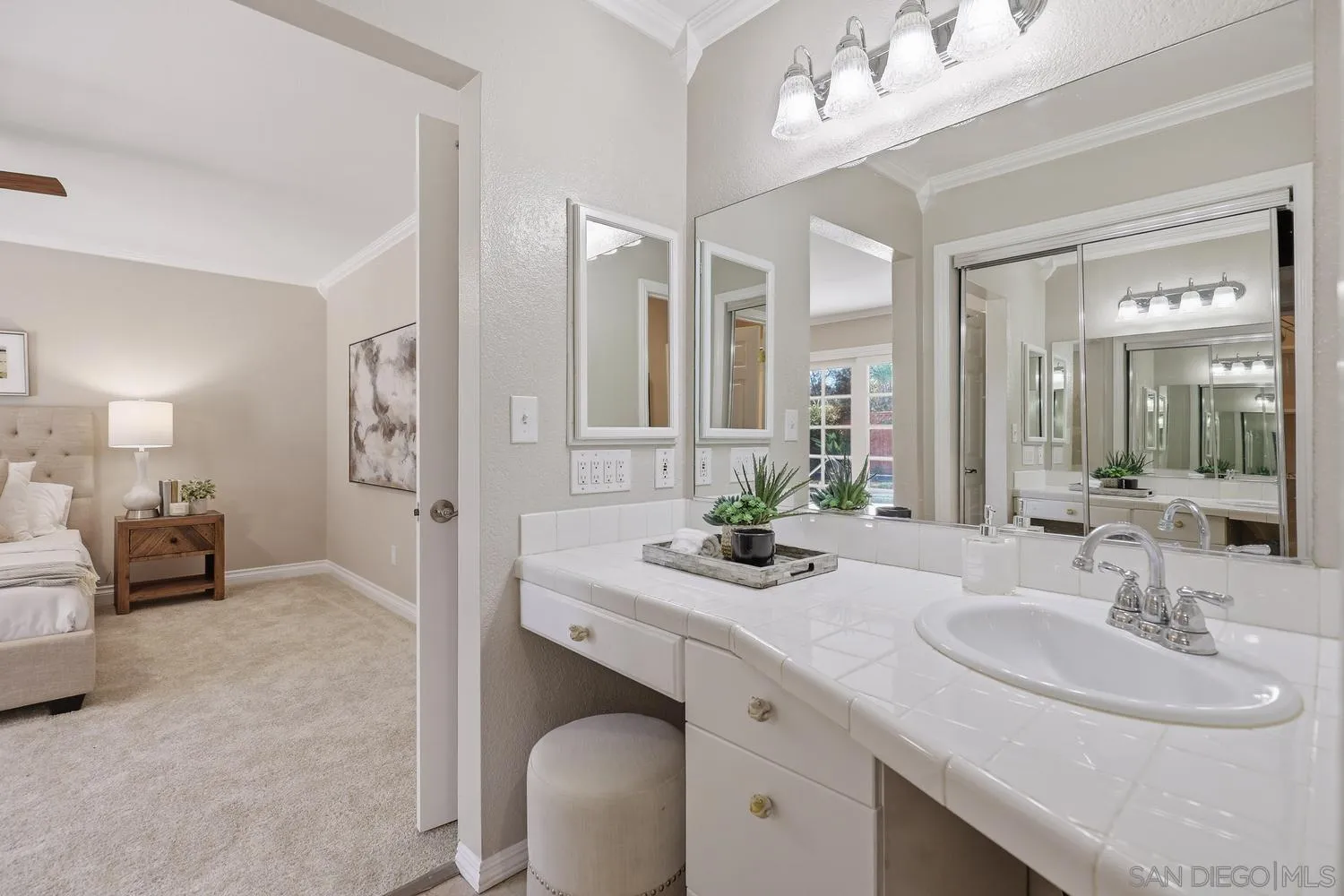 https://cdn.realtyfeed.com/cdn/127/260014429/697df6c1a74a78e8e5d5f4862ab8b5bf.webp