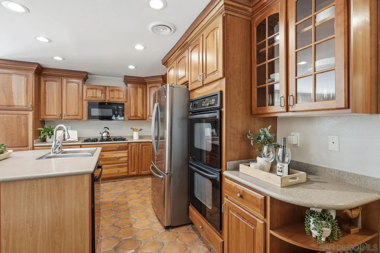 https://cdn.realtyfeed.com/cdn/127/260014429/79108c1b279eaac95818496dc5a36ea5.webp