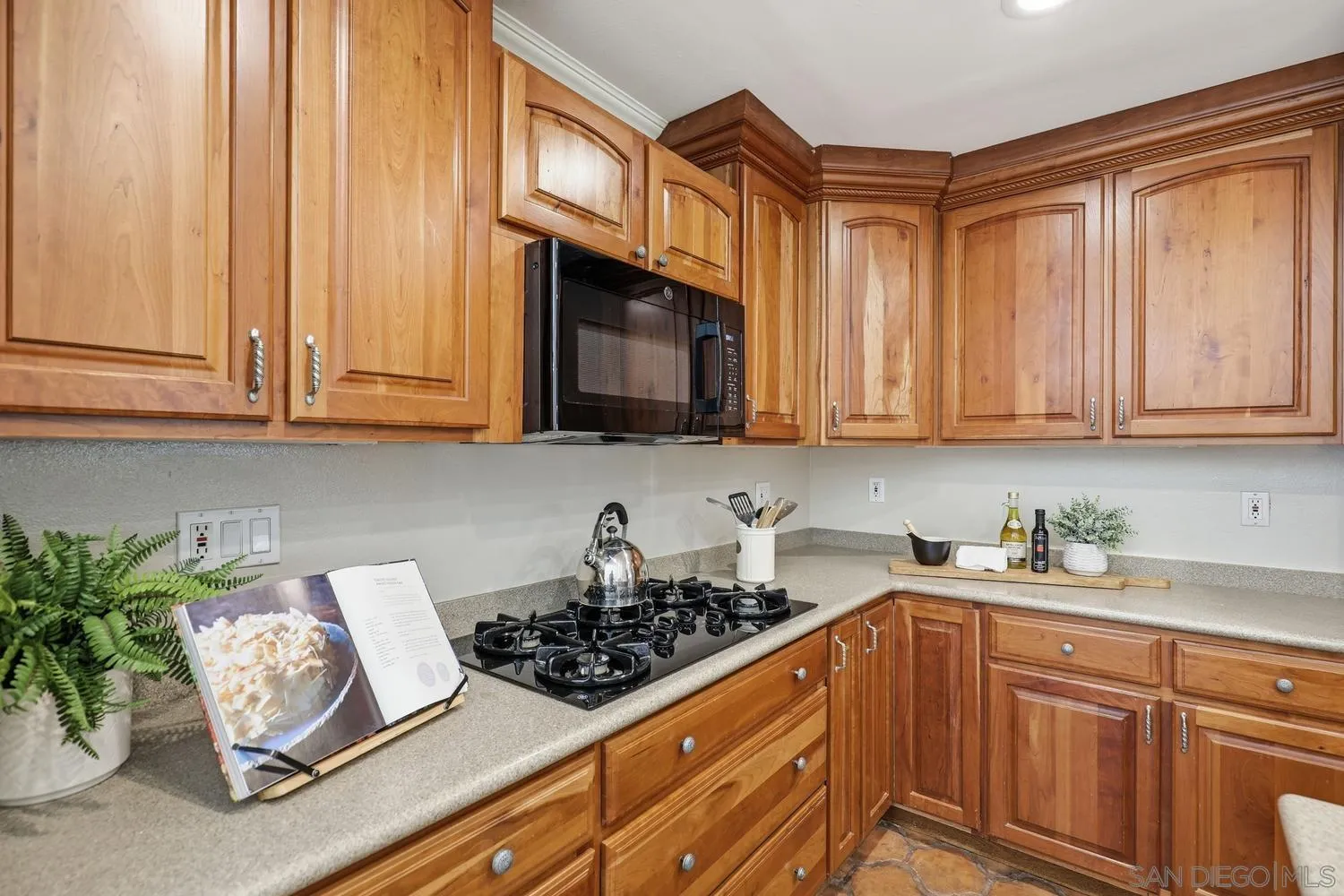 https://cdn.realtyfeed.com/cdn/127/260014429/7acebc44fd121b41e02b9d15b24e8cdb.webp