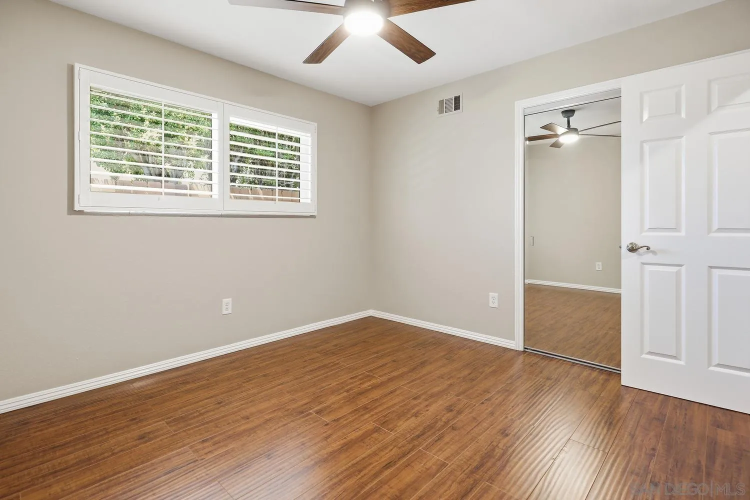 https://cdn.realtyfeed.com/cdn/127/260014429/a75a532397bef8646bd3d91e278f7d10.webp