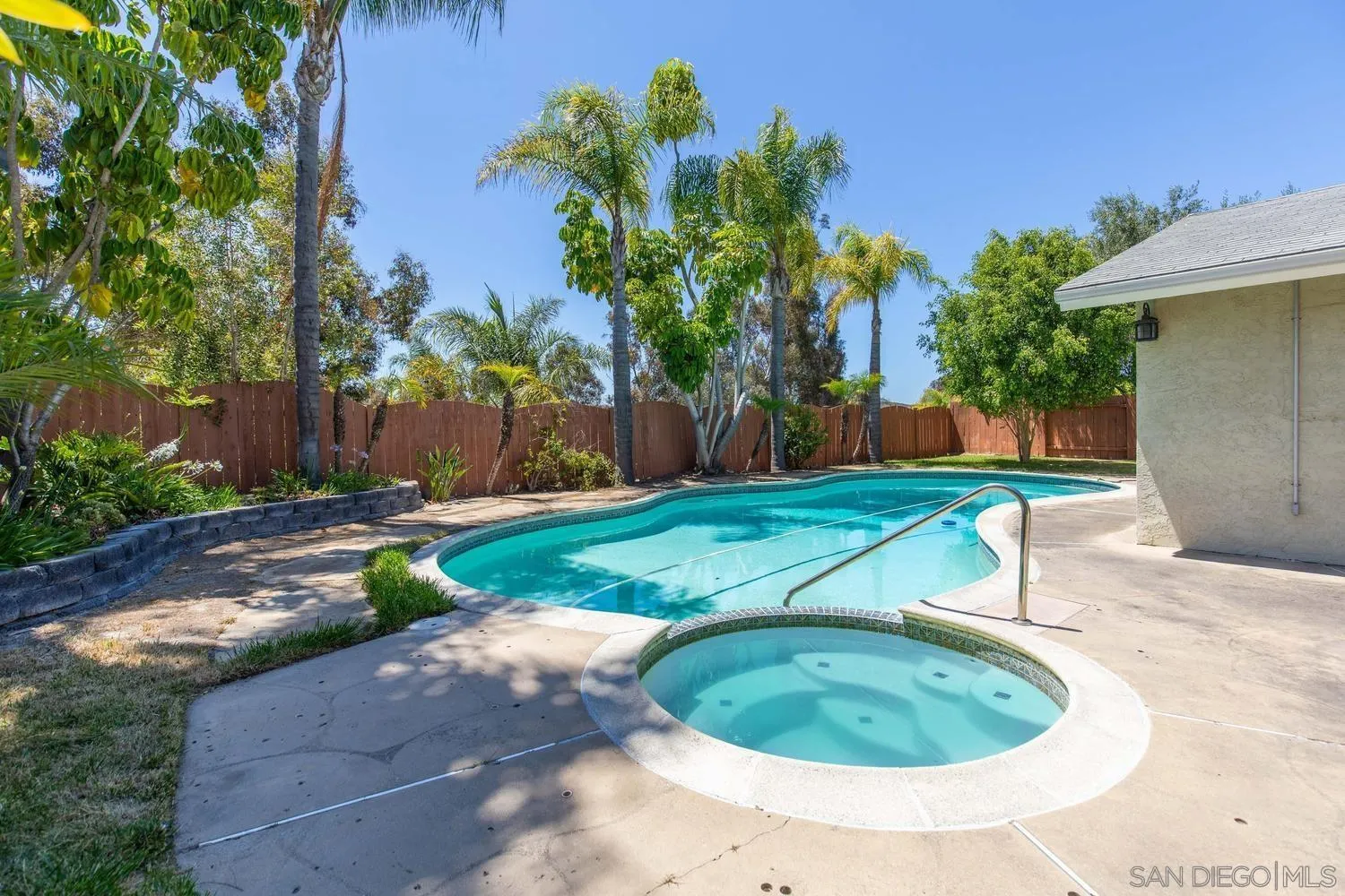 https://cdn.realtyfeed.com/cdn/127/260014429/a8243a8b764b7d29535eb920fe55ea14.webp
