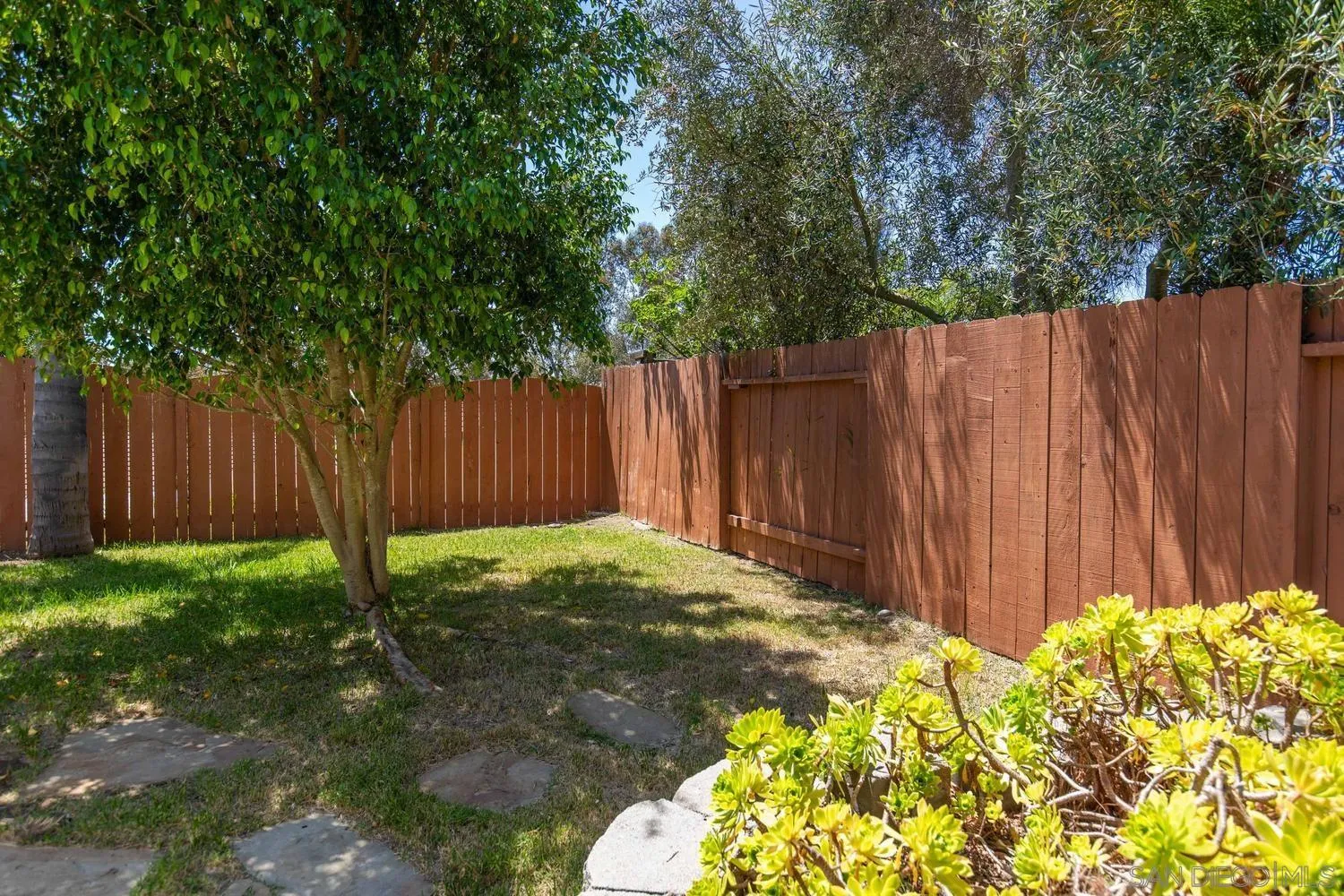 https://cdn.realtyfeed.com/cdn/127/260014429/ca6e5fc4a498c1e4b6bdad1fdd0346b6.webp