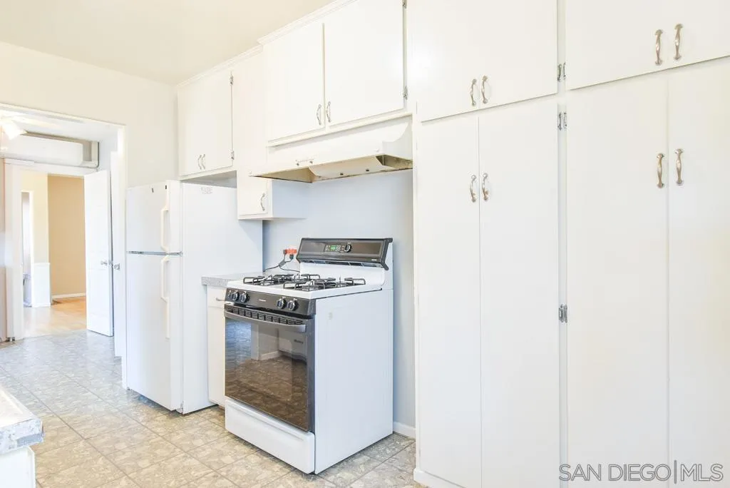 https://cdn.realtyfeed.com/cdn/127/260014432/0dbc814d037f505cef7272dbfd91b1c1.webp