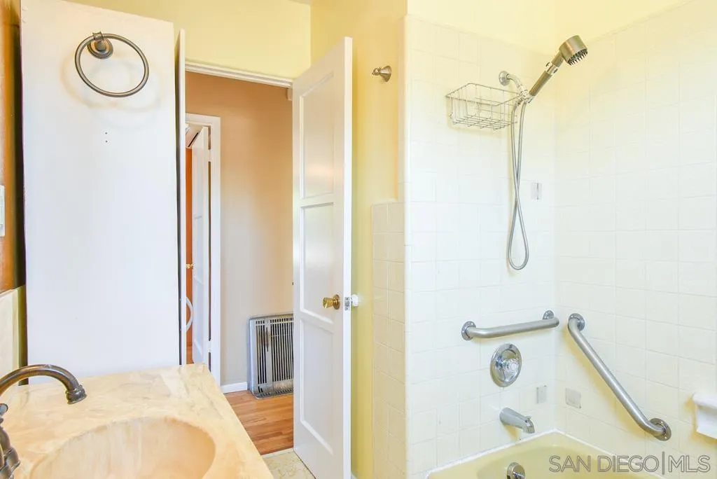 https://cdn.realtyfeed.com/cdn/127/260014432/8542390e72505b6250fe617ec117d0fe.webp