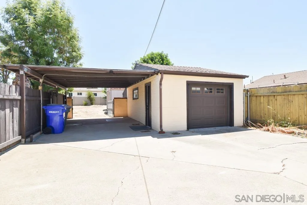 https://cdn.realtyfeed.com/cdn/127/260014432/bf64250c50e019cfbb94579d110e56b1.webp