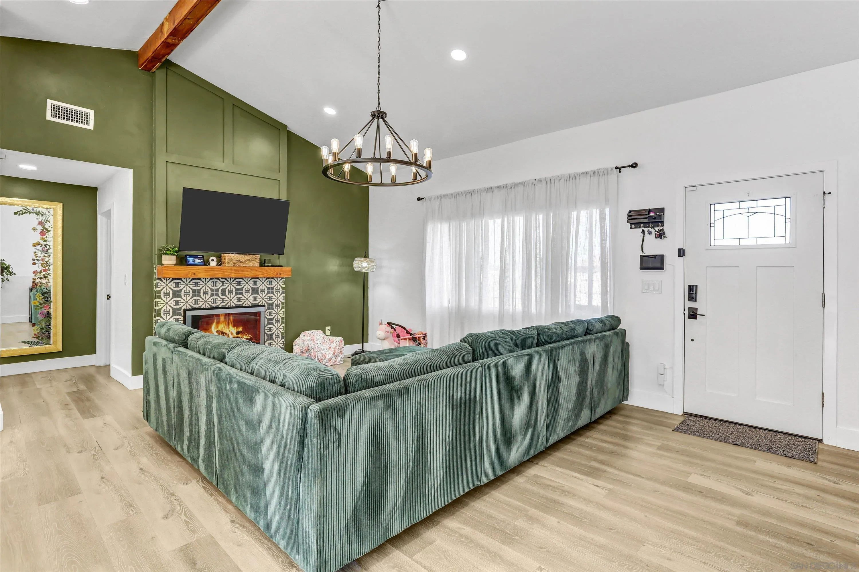 https://cdn.realtyfeed.com/cdn/127/260014438/202235d1c947db924e950b7475a46186.webp