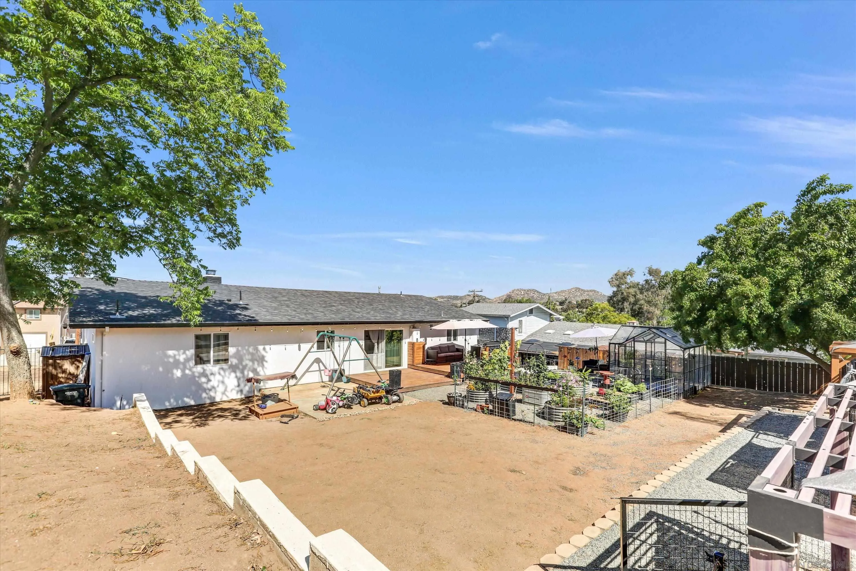 https://cdn.realtyfeed.com/cdn/127/260014438/4b0bf76fa86ed0289dc72779f21d883c.webp