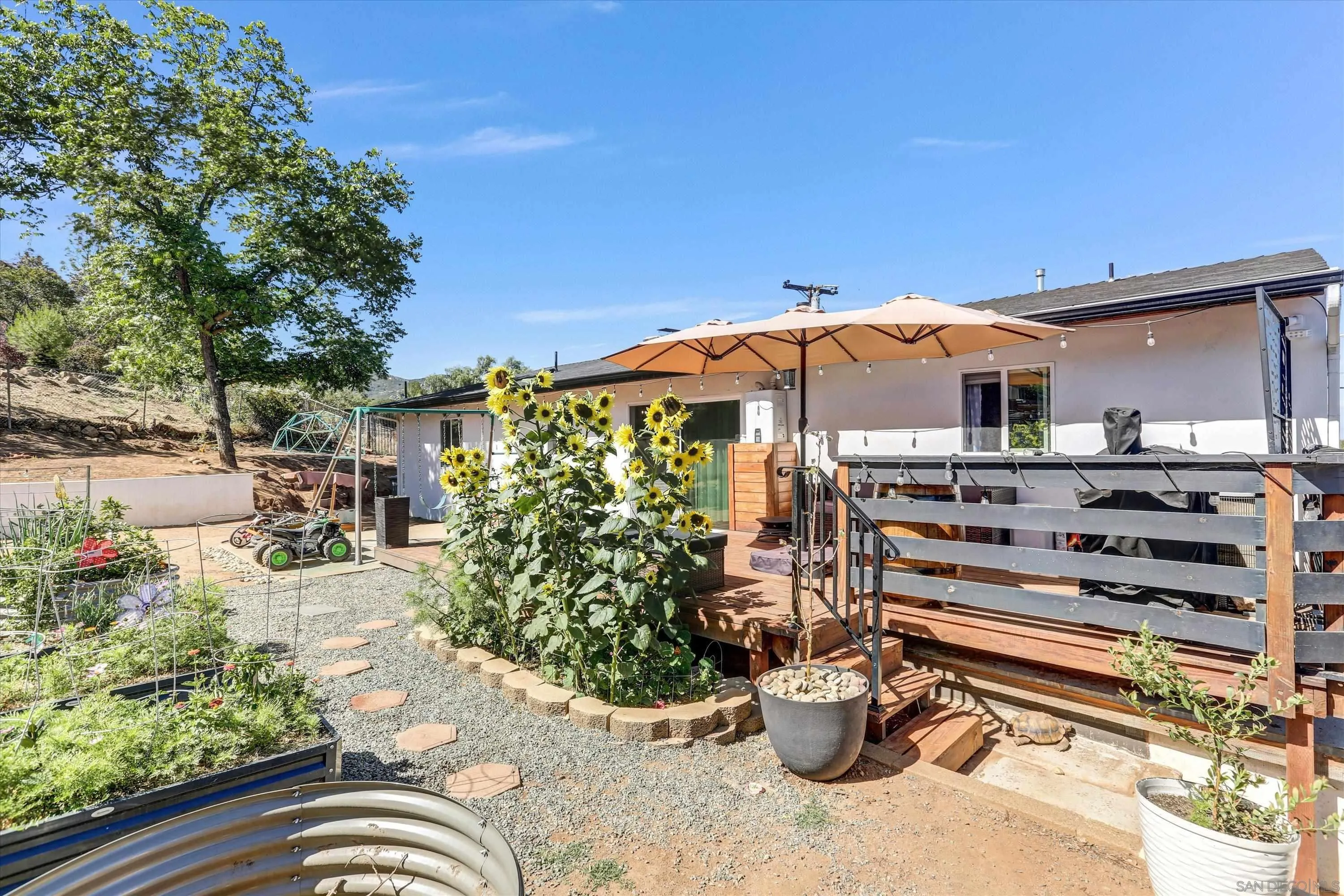 https://cdn.realtyfeed.com/cdn/127/260014438/6c8f4bf8f7741290aa6259005ce7905c.webp