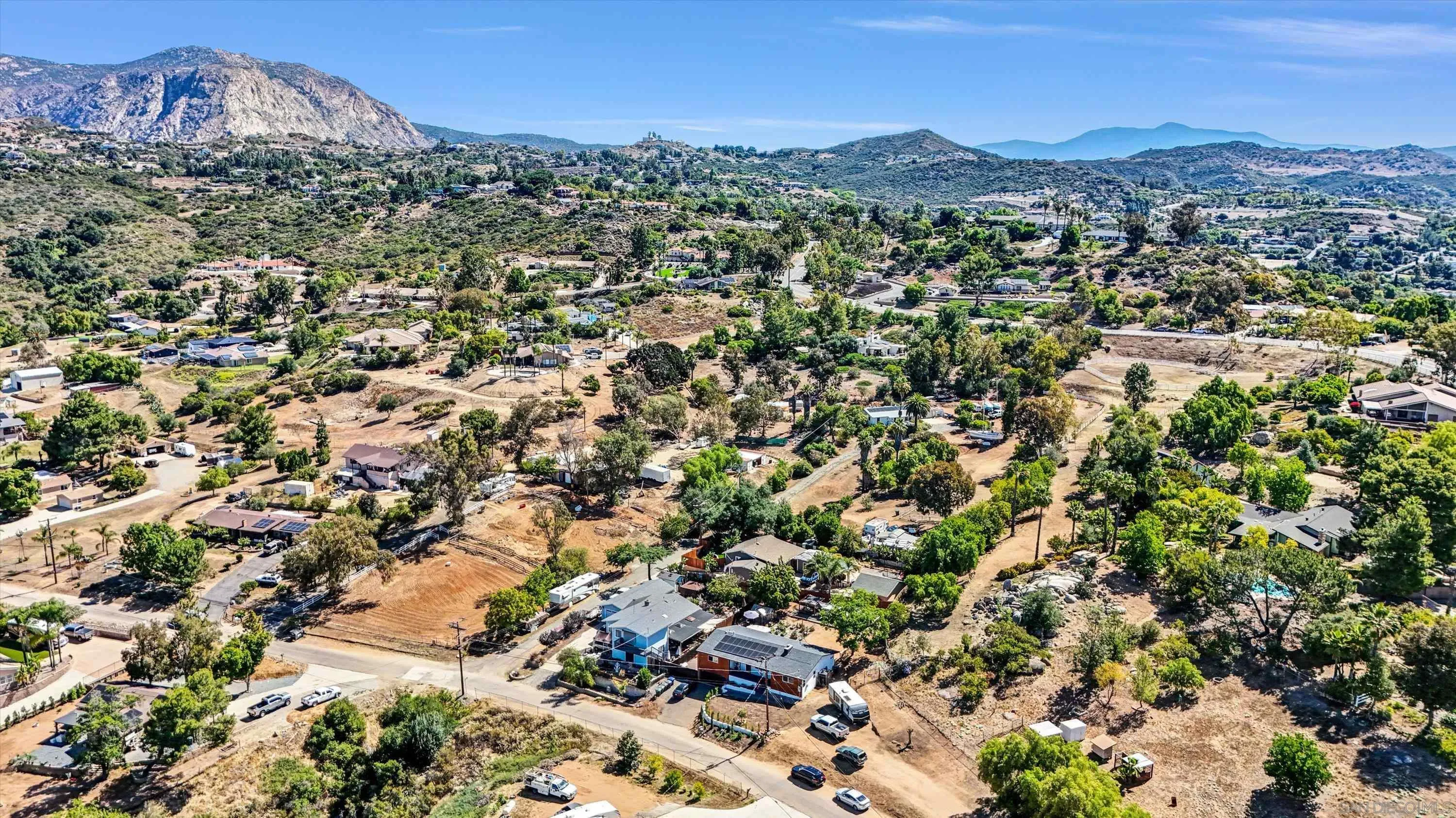https://cdn.realtyfeed.com/cdn/127/260014438/81d8f6399c253596ee534f4775d7fc8a.webp