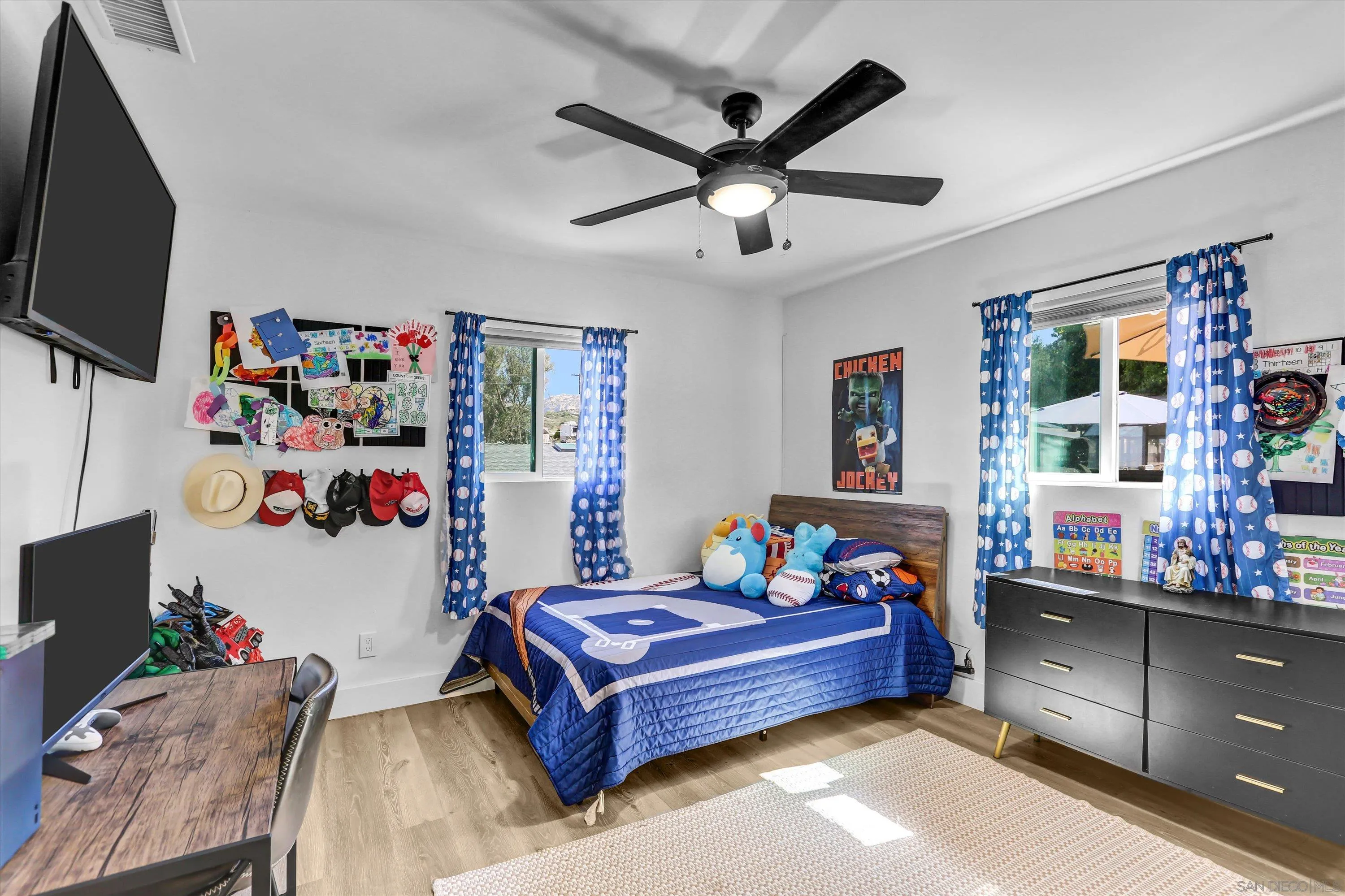 https://cdn.realtyfeed.com/cdn/127/260014438/ae9bc4726f52e130f25c6da9c0f05fc9.webp