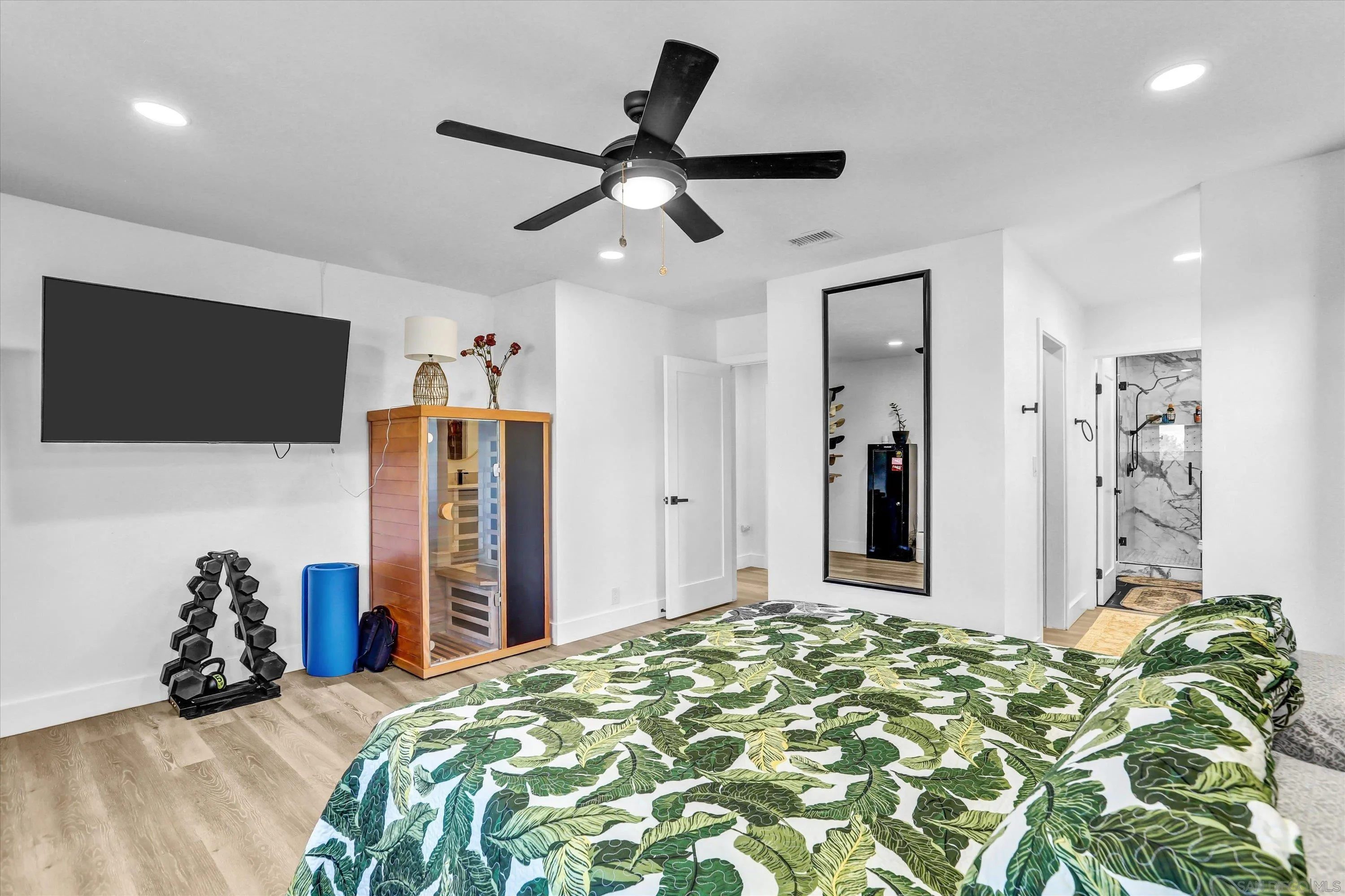 https://cdn.realtyfeed.com/cdn/127/260014438/d44c20a57eb30cf90212bcced264d371.webp