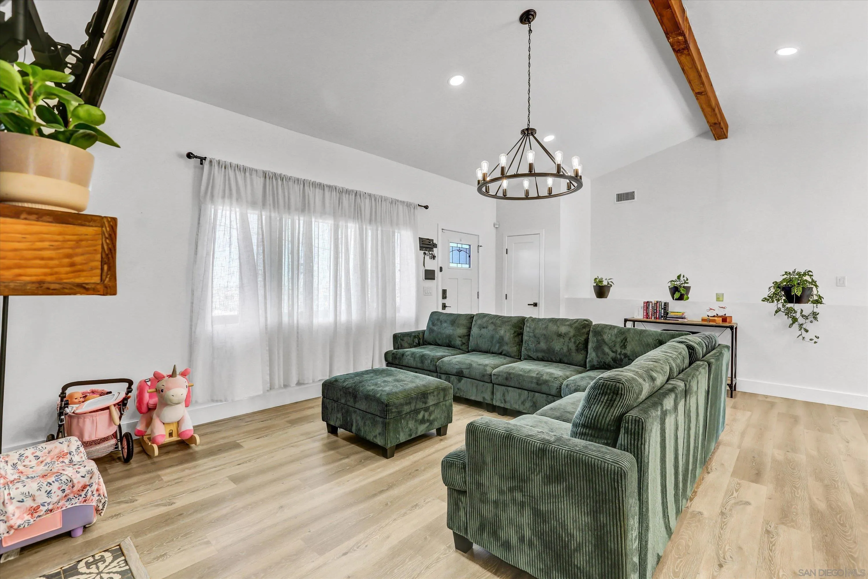 https://cdn.realtyfeed.com/cdn/127/260014438/f6f95f8d5ff13a42ef9ba5ad943874f0.webp
