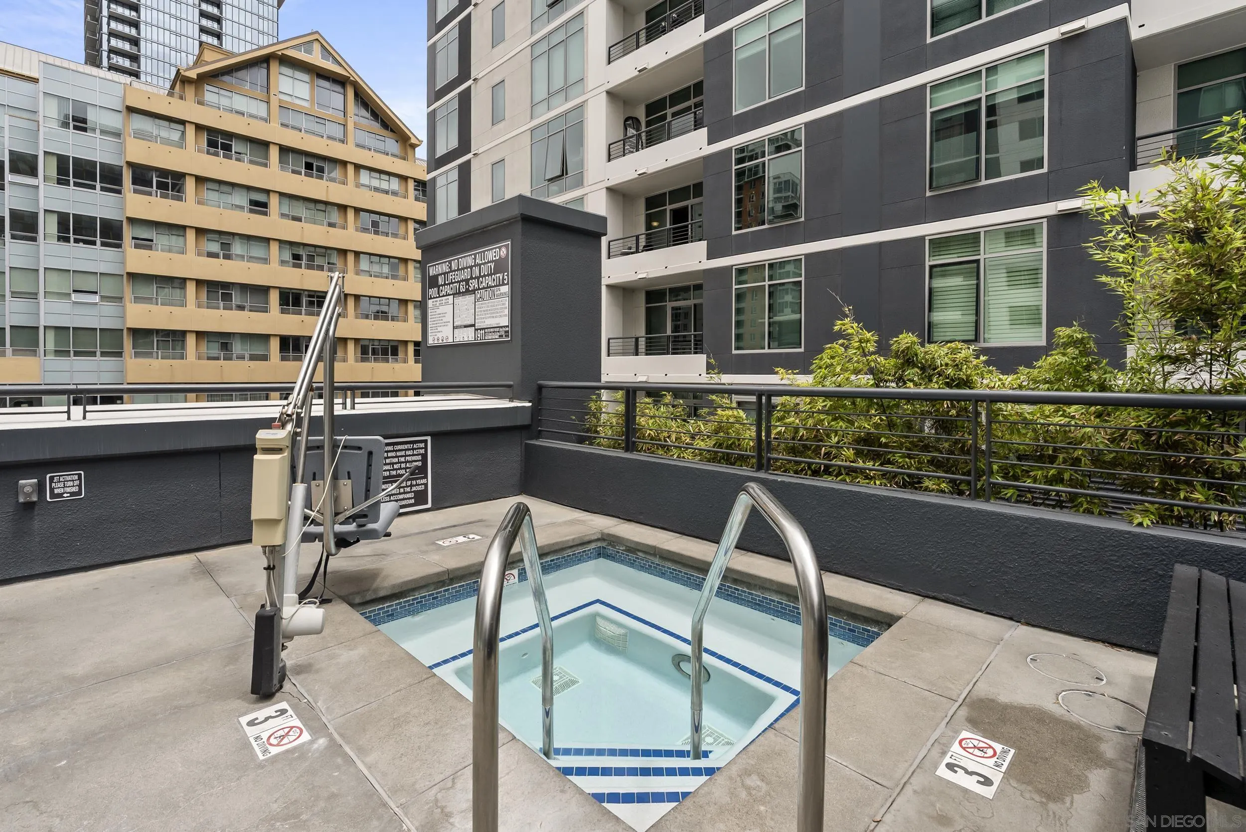 https://cdn.realtyfeed.com/cdn/127/260014442/28f2374513f2b63441c99c9ea5bd7d00.webp