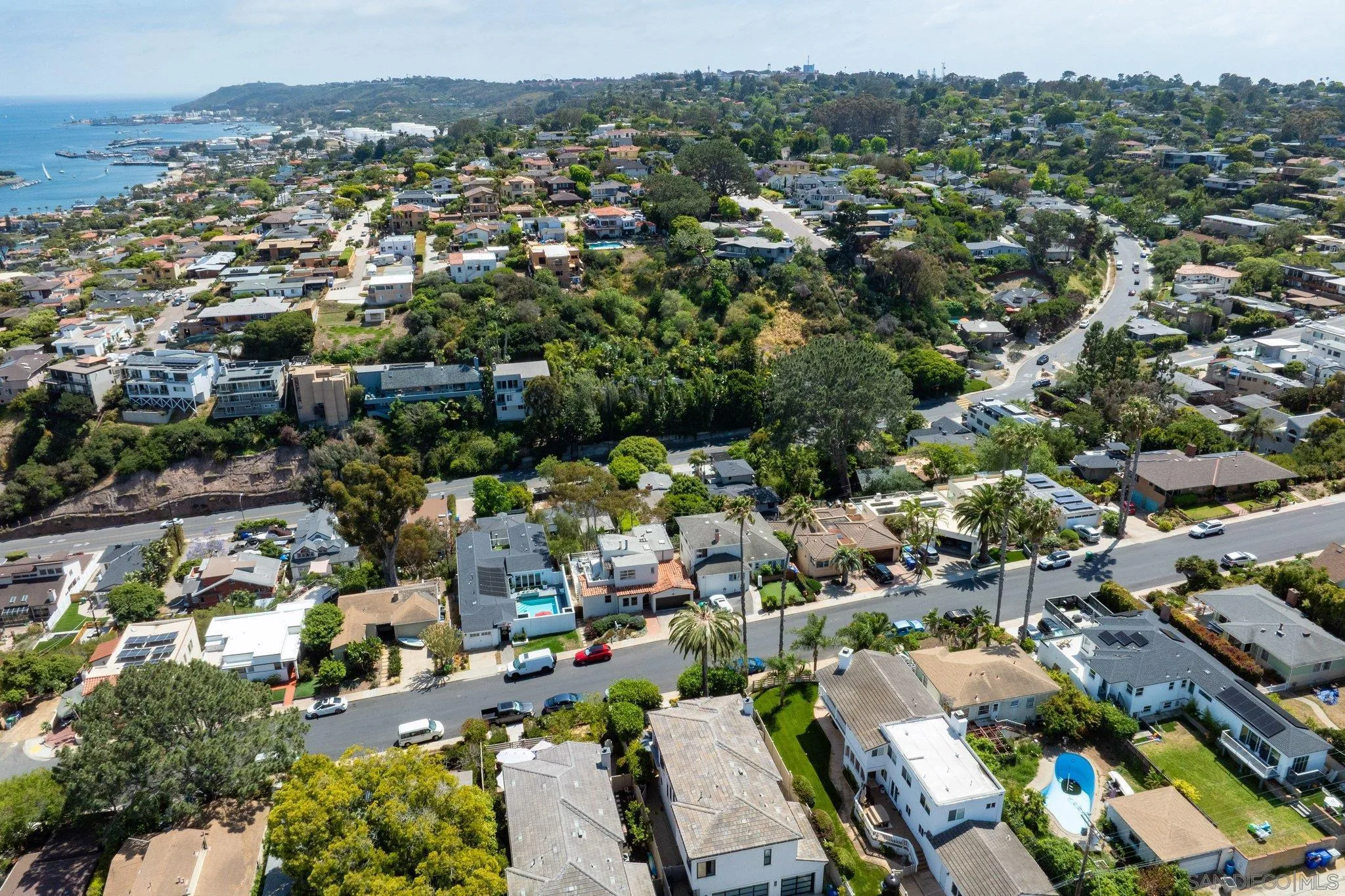 https://cdn.realtyfeed.com/cdn/127/260014445/111518b74347fa7c54dc6d8a5a1cc976.webp