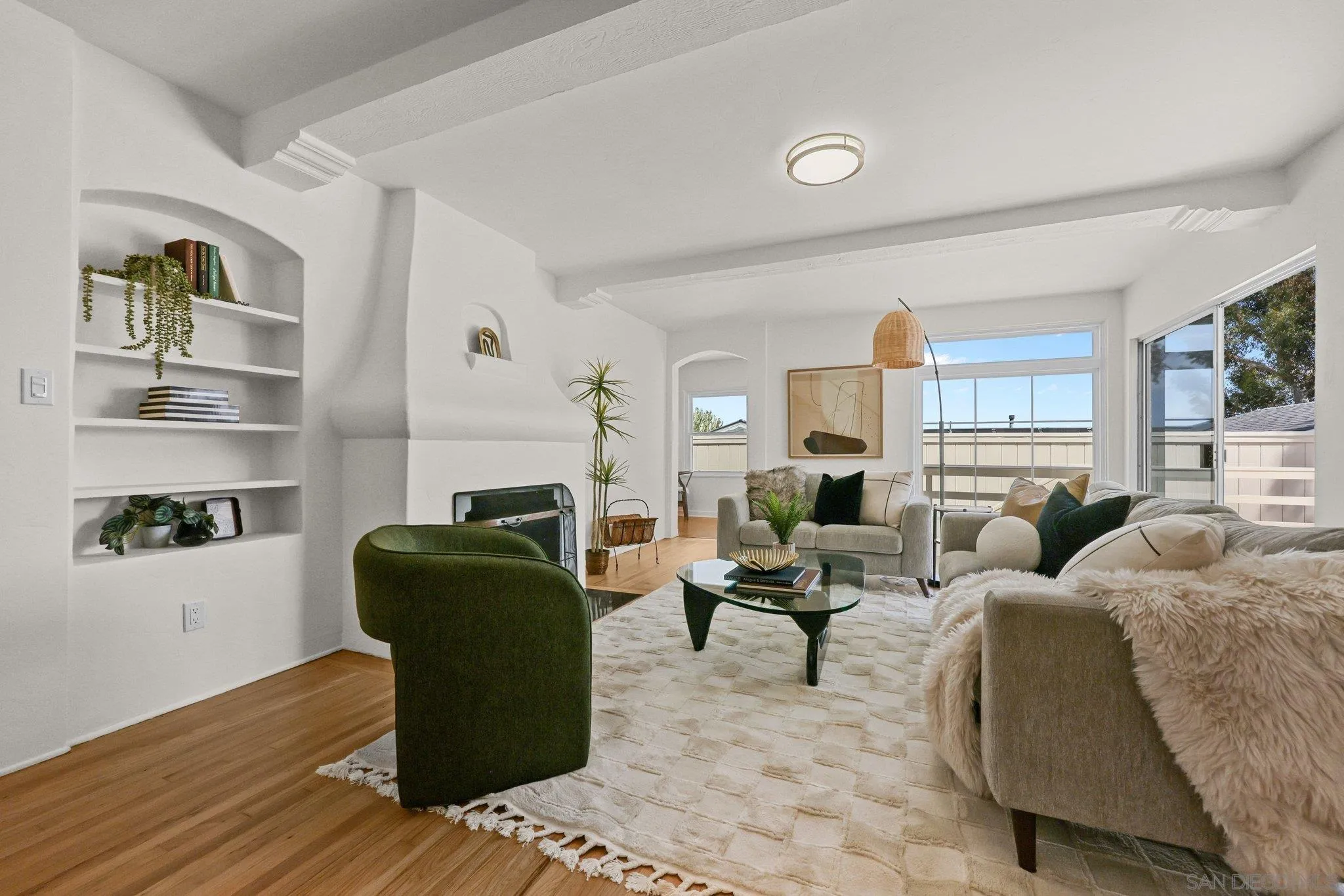 https://cdn.realtyfeed.com/cdn/127/260014445/28373472bddd0d0f2f5ded79ced15e1d.webp