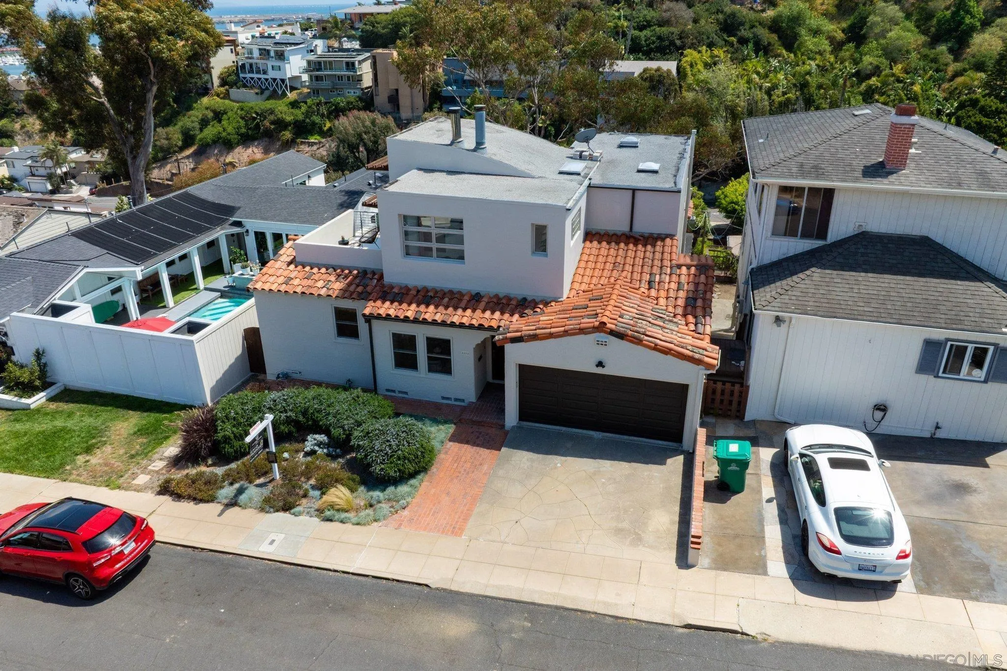 https://cdn.realtyfeed.com/cdn/127/260014445/dca483c7b19a862a126d3db69002789e.webp