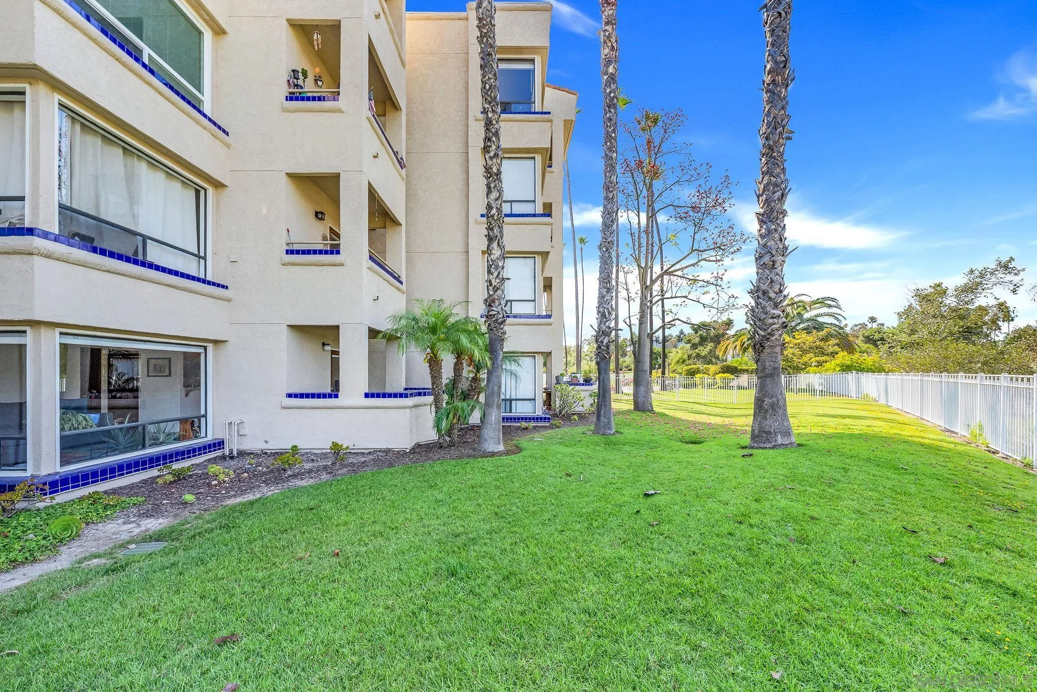 Photo #2: 260014453 Listing: Photo #2