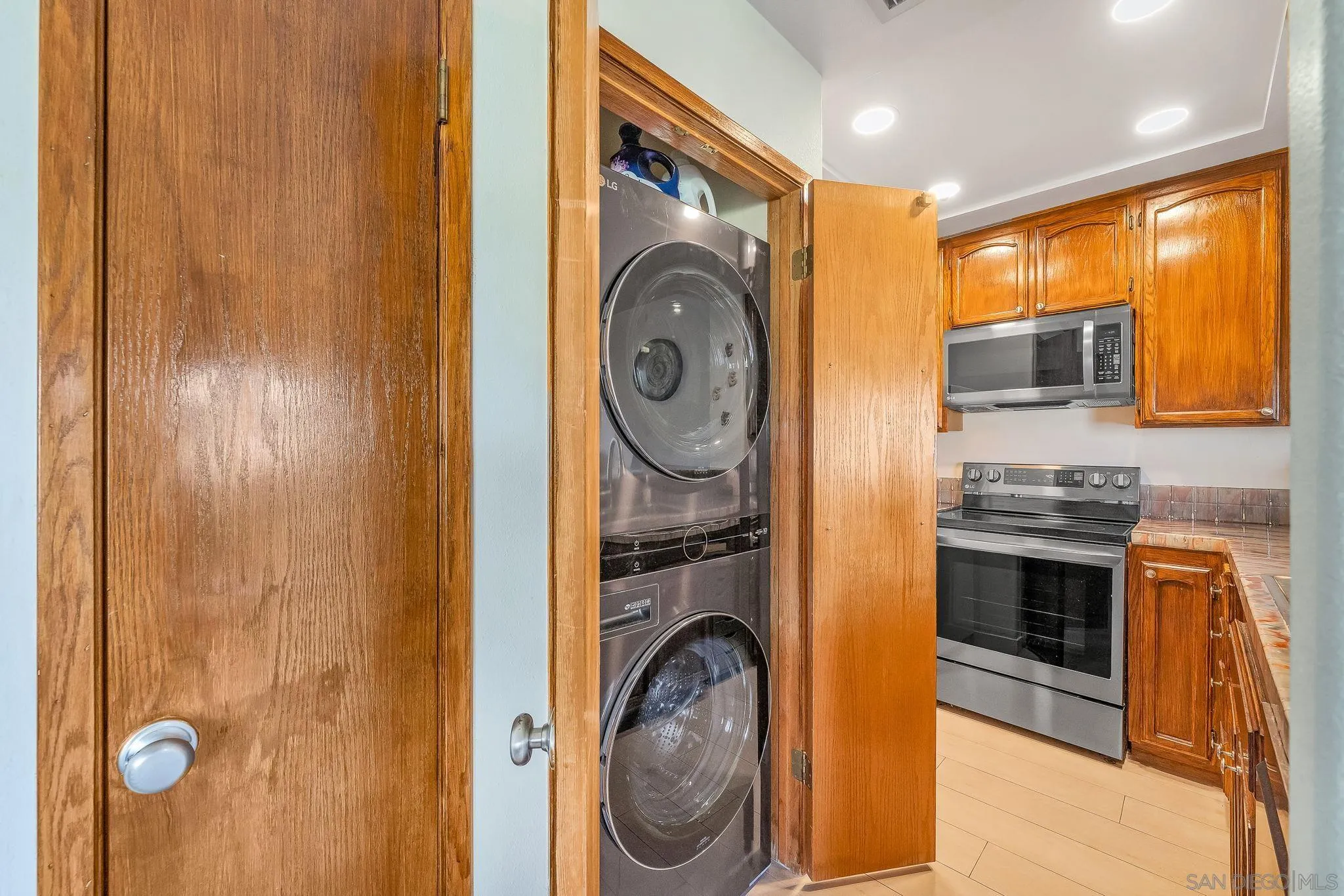Photo #5: 260014453 Listing: Photo #5