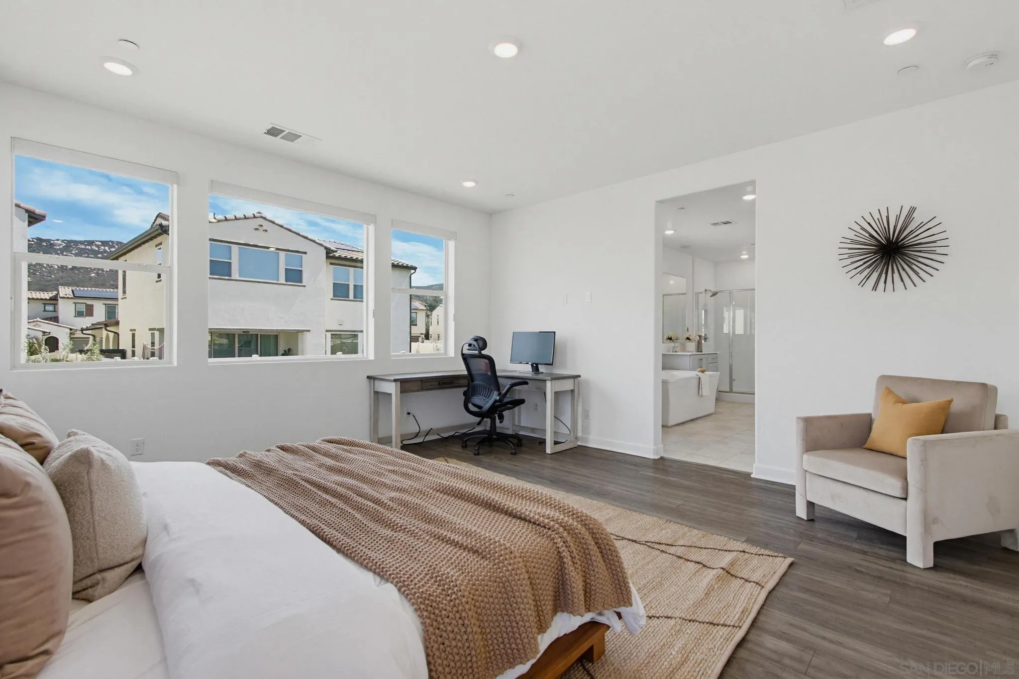 https://cdn.realtyfeed.com/cdn/127/260014455/07d88001395639319e3449b4263f44a2.webp
