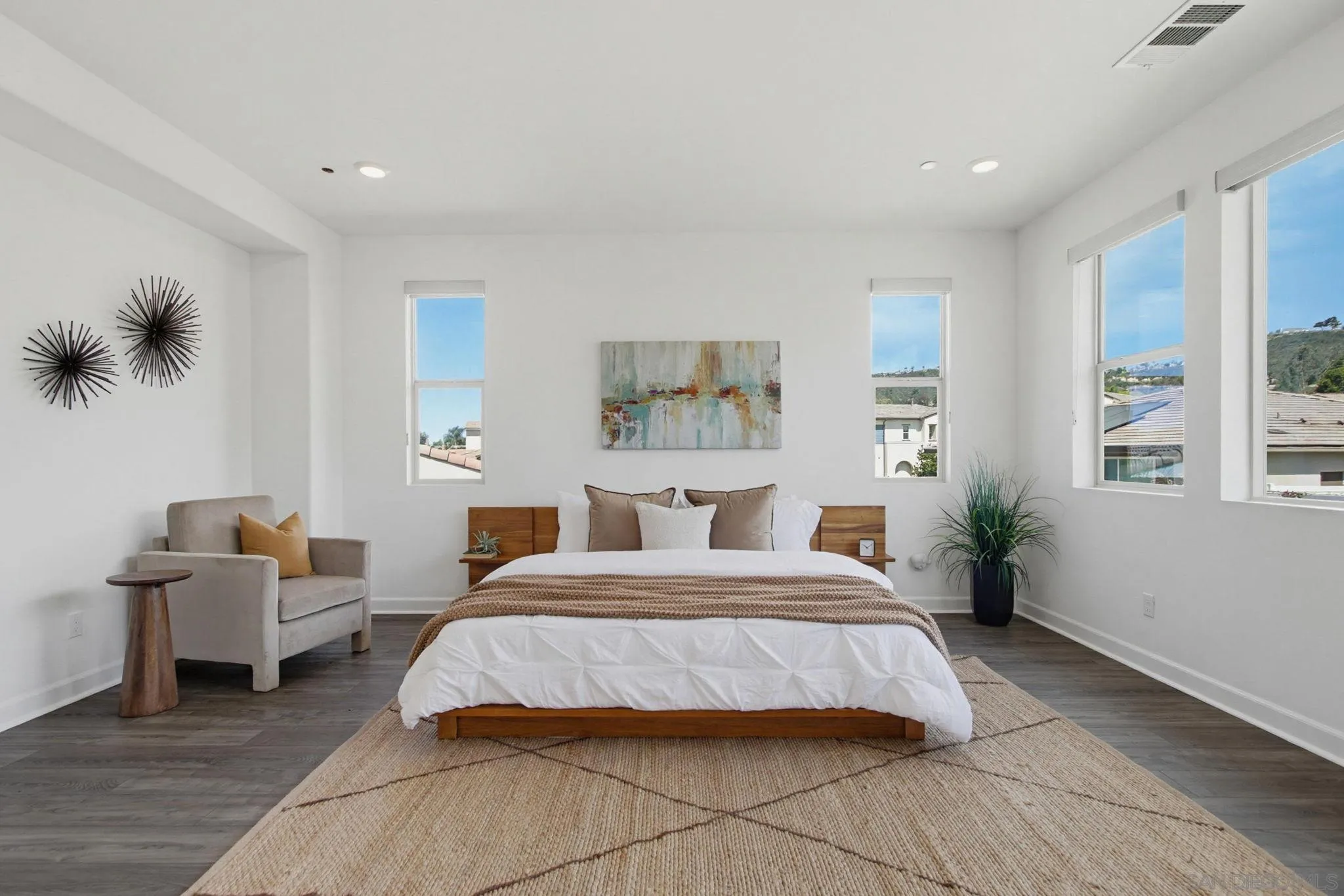 https://cdn.realtyfeed.com/cdn/127/260014455/14aa0deb83bfa9e7f249f8111e2e45b0.webp