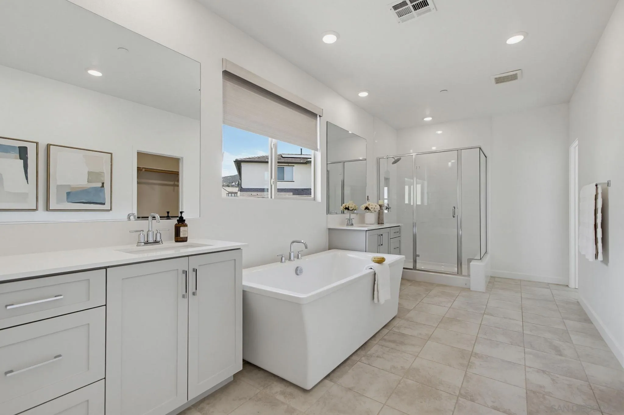 https://cdn.realtyfeed.com/cdn/127/260014455/16d1f332fe2f2584d999a9c19c984498.webp