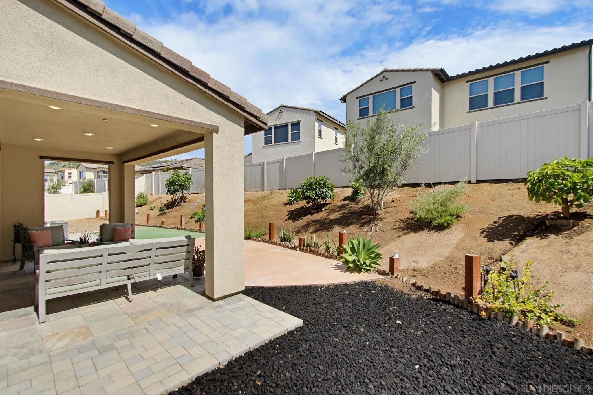 https://cdn.realtyfeed.com/cdn/127/260014455/27ee47be1de309b8608038ceb1c9bf23.webp