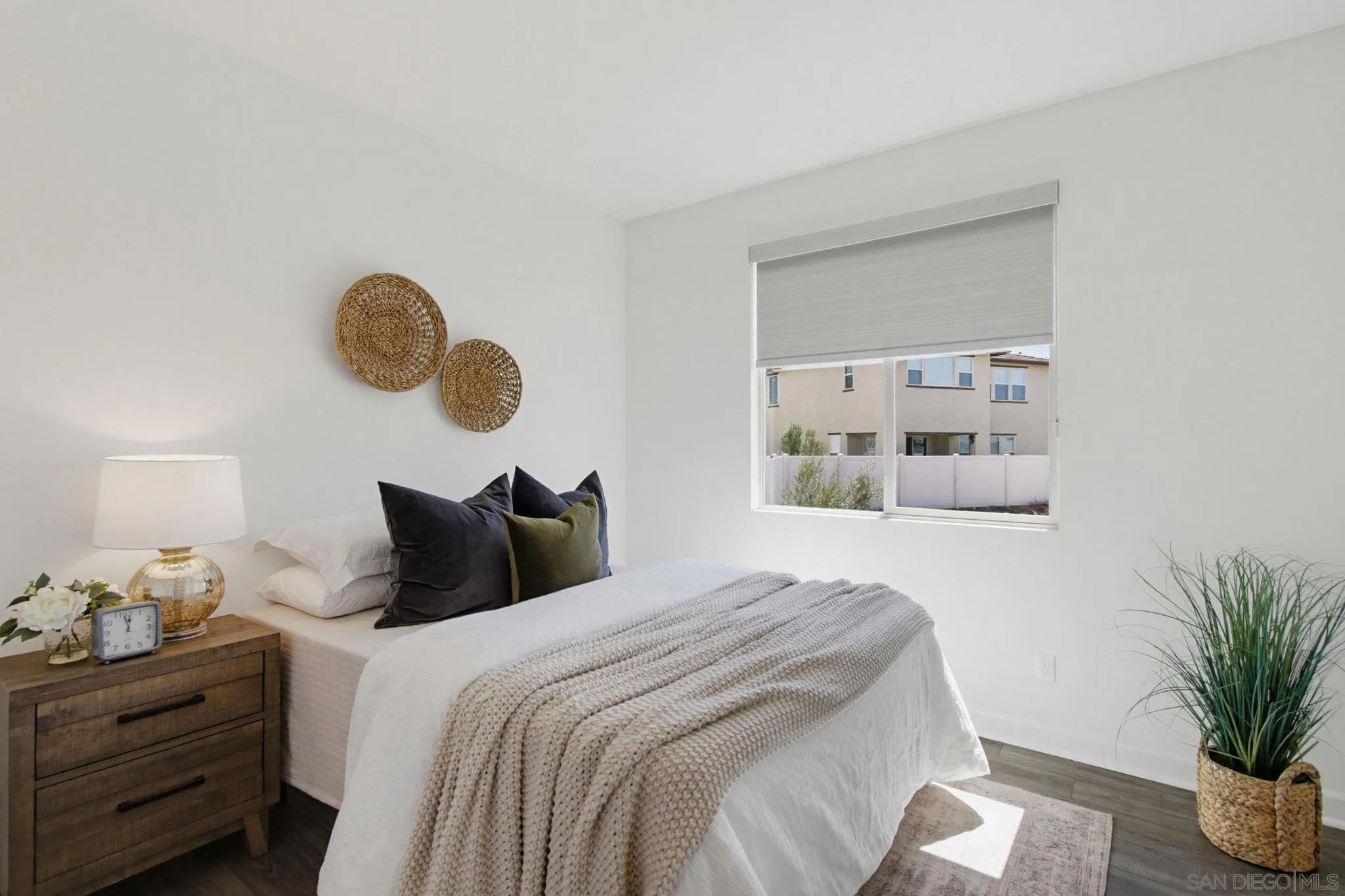 https://cdn.realtyfeed.com/cdn/127/260014455/565d6d001fe1aa37d7e3753f9e091e9b.webp