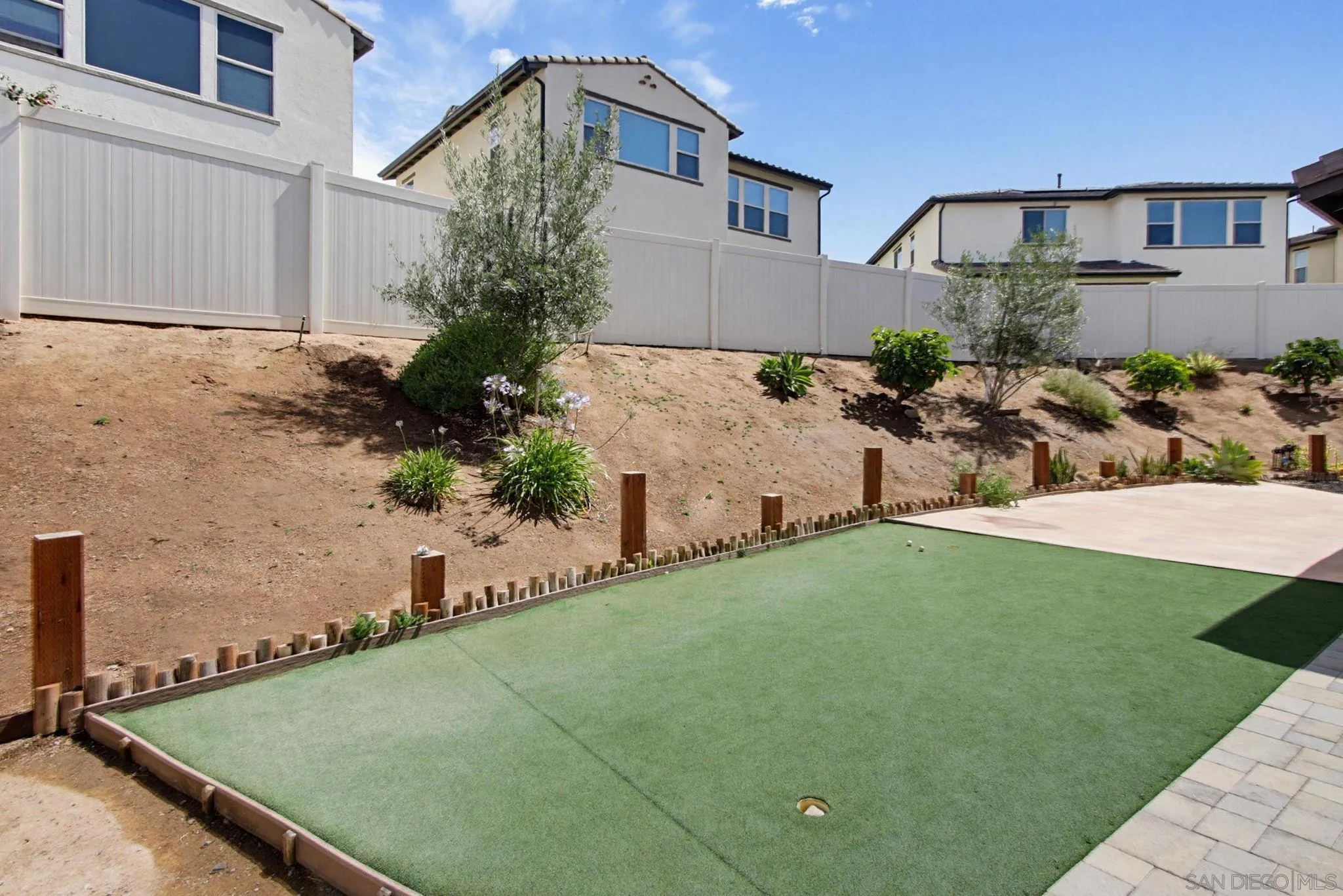 https://cdn.realtyfeed.com/cdn/127/260014455/681d38f8a50423ce3220dbfd1d12f7ea.webp