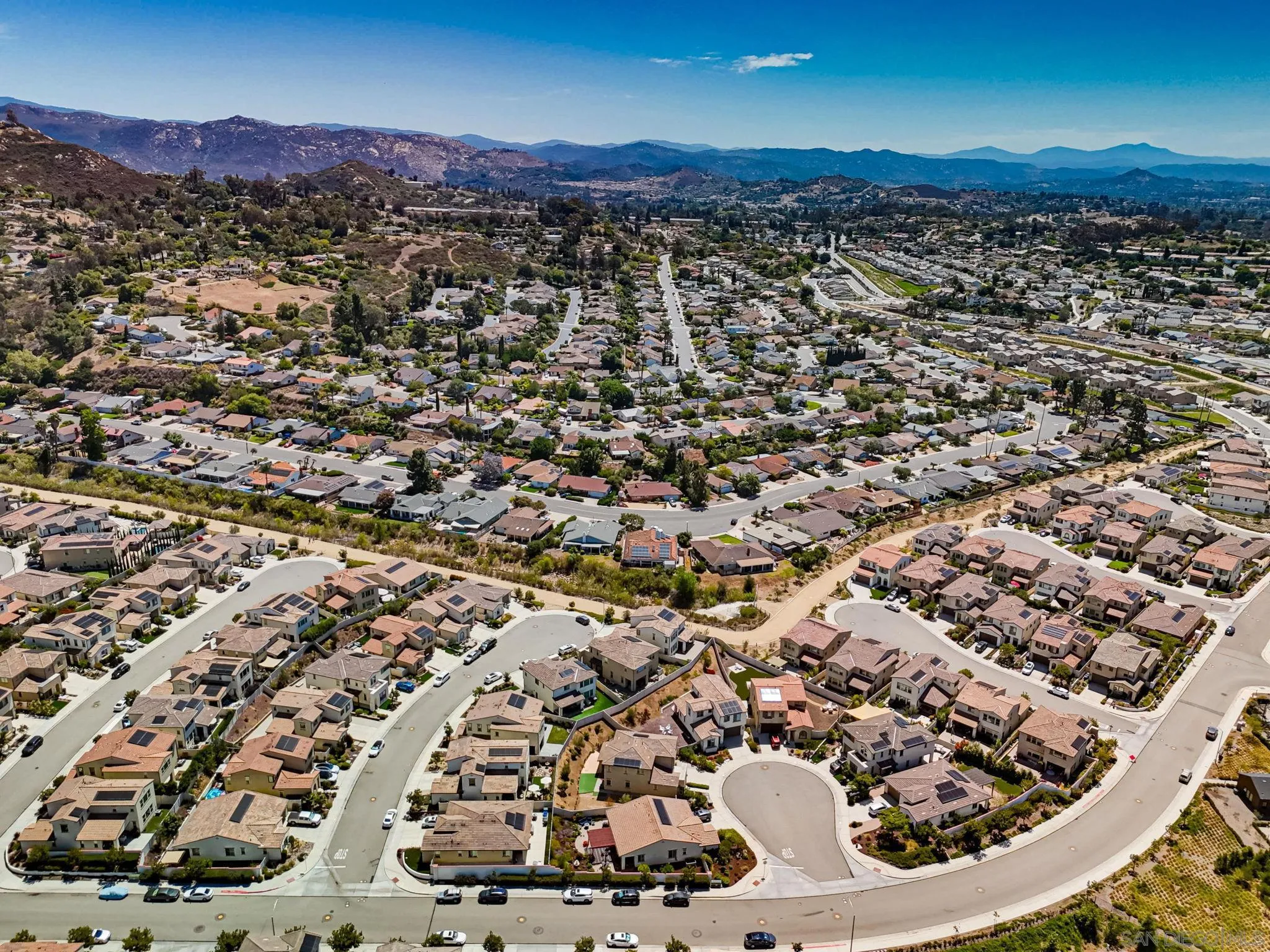 https://cdn.realtyfeed.com/cdn/127/260014455/833890df90d73029f92da992def2addb.webp