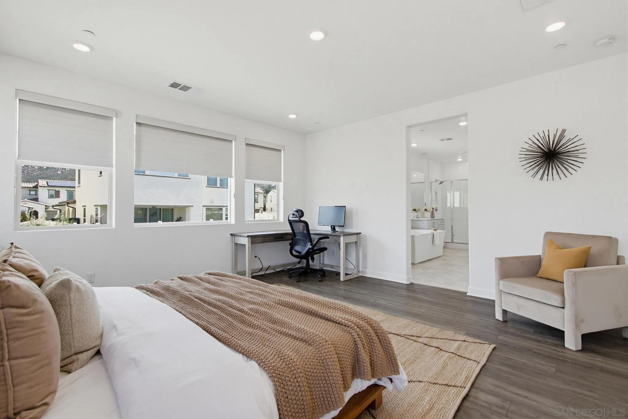 https://cdn.realtyfeed.com/cdn/127/260014455/99fab2f321fd3ed8310822c9debed1b2.webp