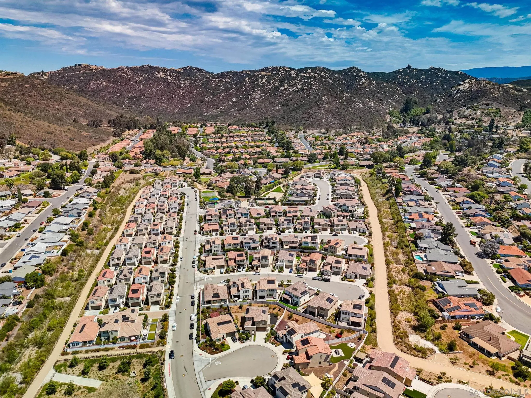 https://cdn.realtyfeed.com/cdn/127/260014455/a7100ee065d950aff13154267a0b247e.webp